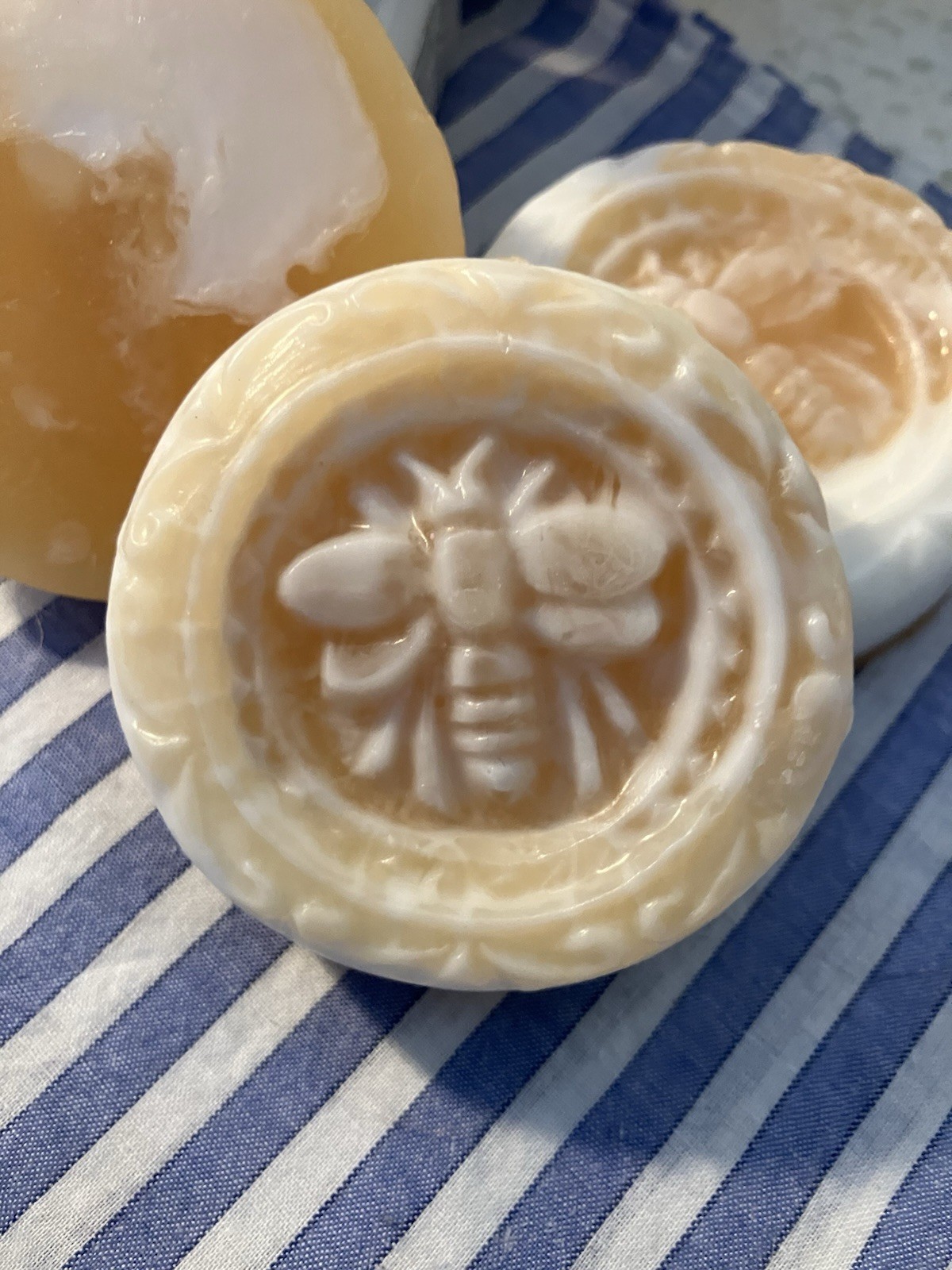 Handmade PEACH HONEY -2oz Glycerin & Goatmilk~Organic and Natural Oils Soap