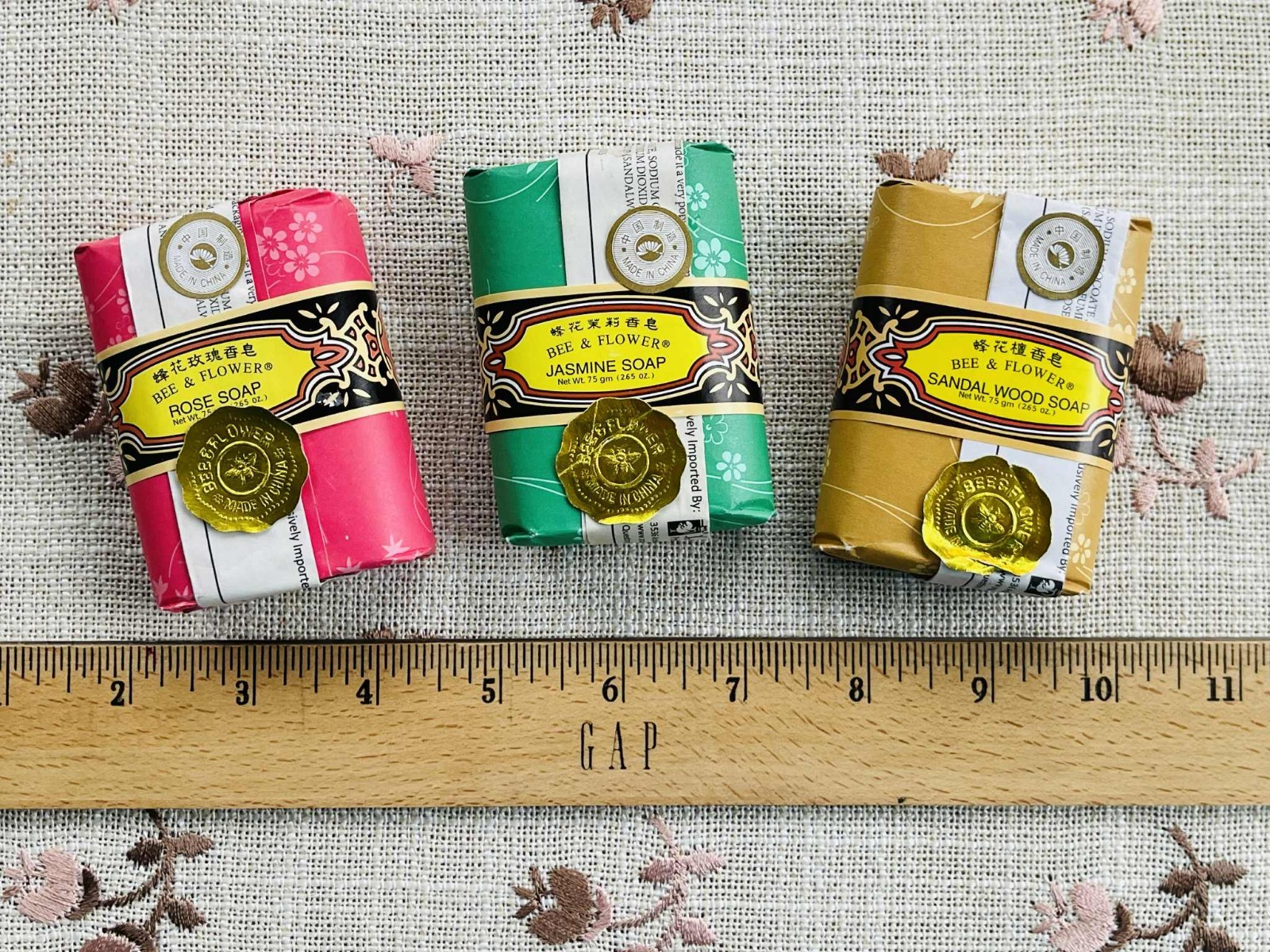 Bee & Flower Bar Soap Pack of 3 Sandal Wood Rose Jasmin 2.65 oz Each NEW