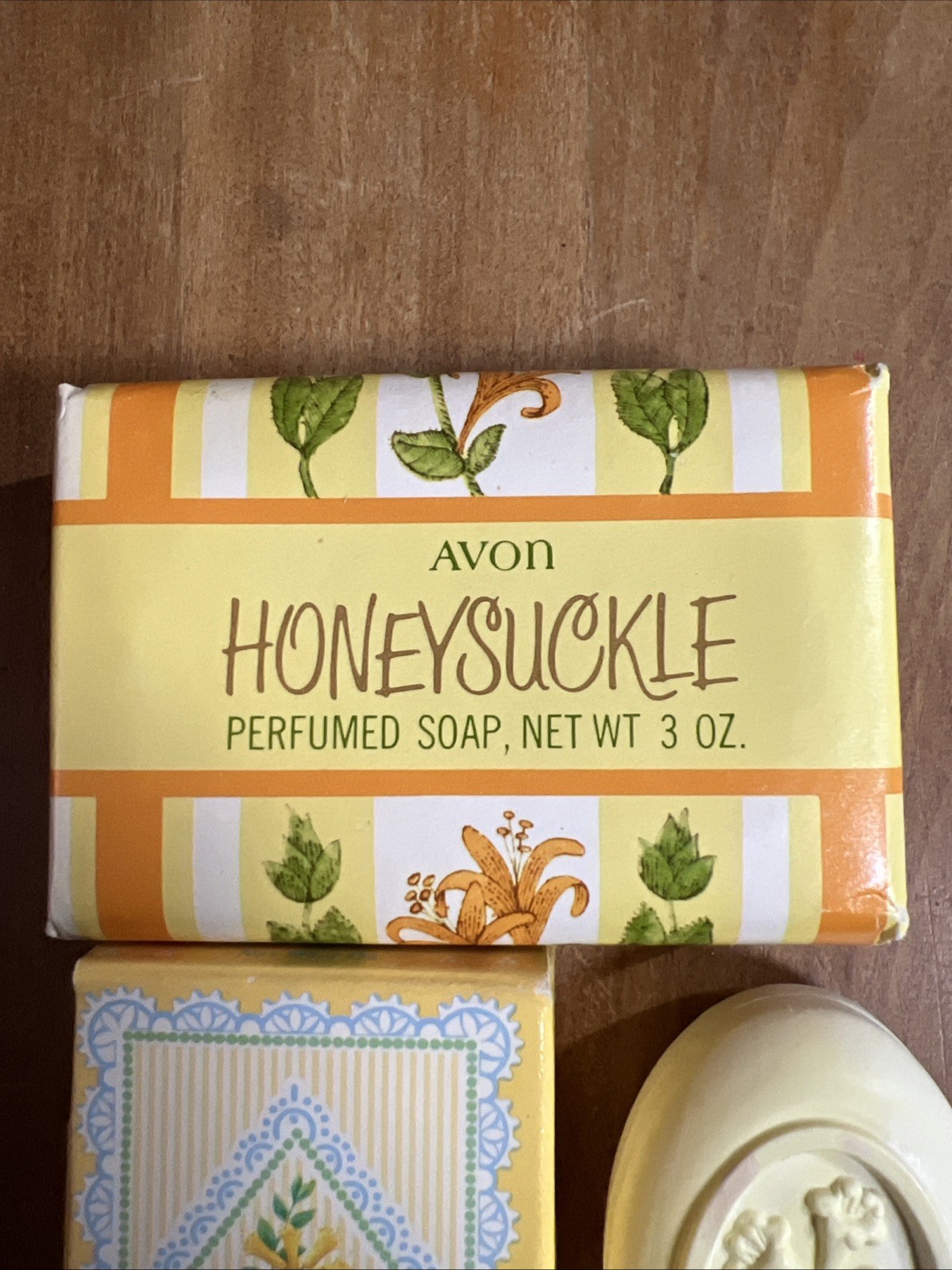 Vintage Avon Honeysuckle 3oz & Friendship Garden Soap 1oz, Set Of 3