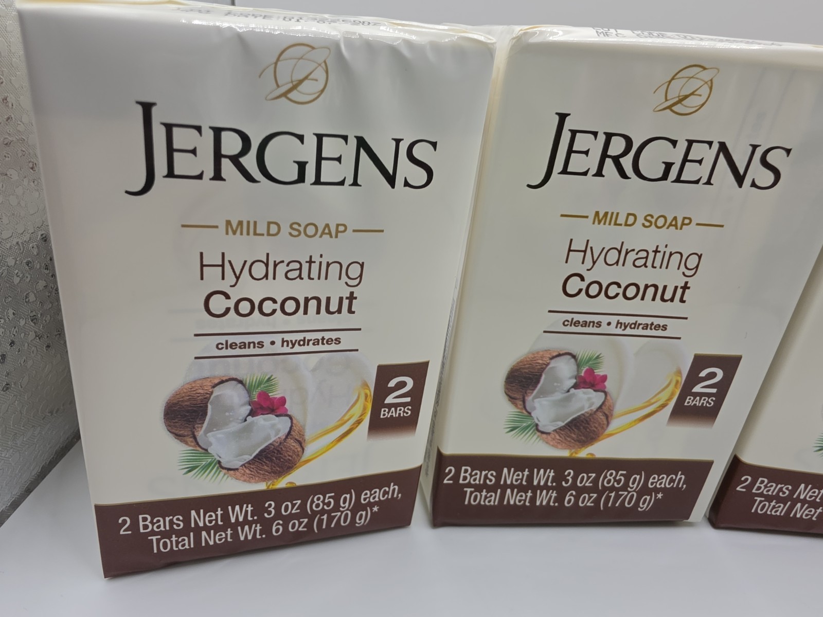 (4) Jergens Mild Coconut Bar Soap. 8 Bars Total, 3 Ounces Each