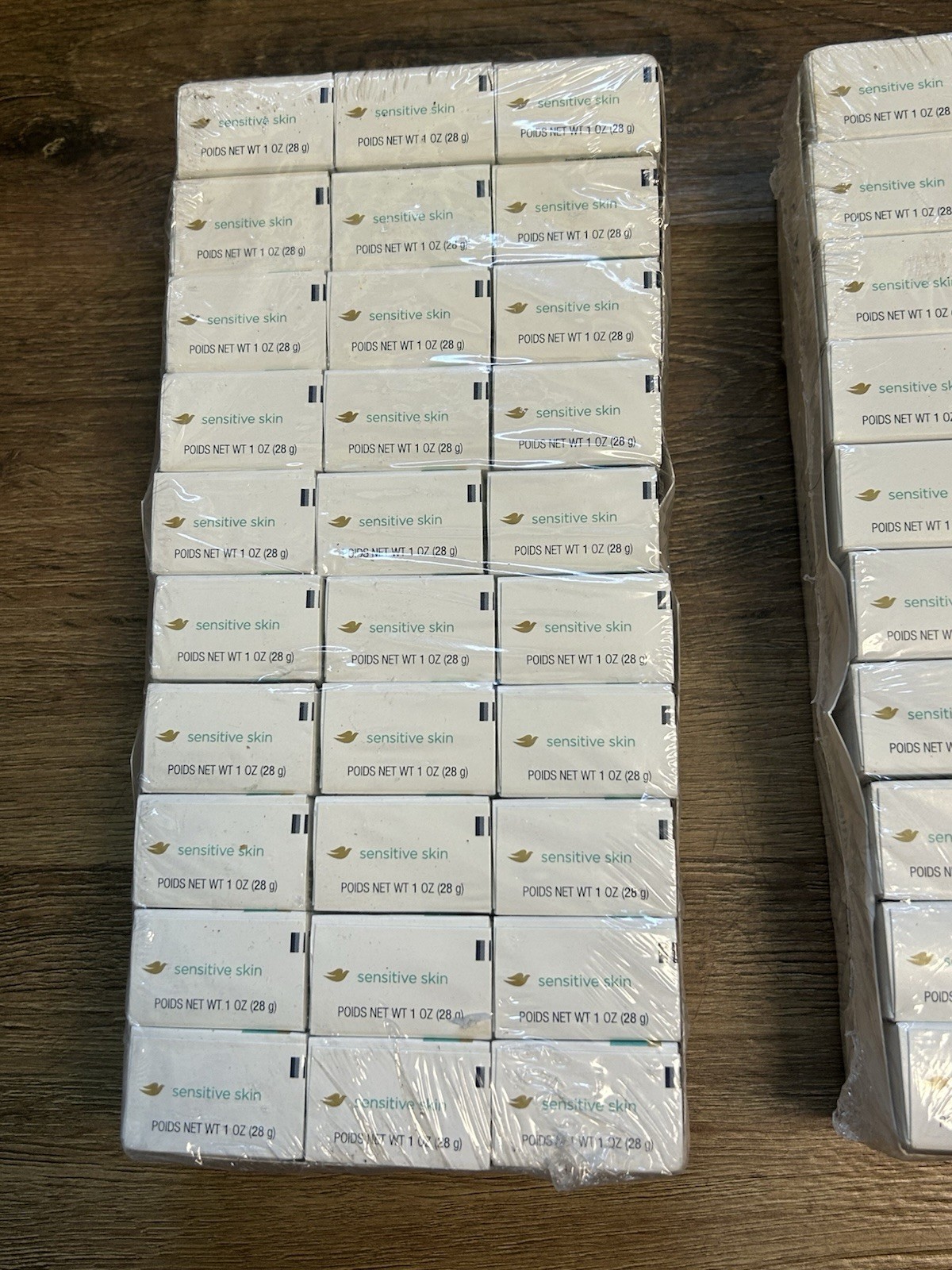 60 – Dove Sensitive Skin Beauty Bars 1 Oz Each And 24 Travel Wash Bottles