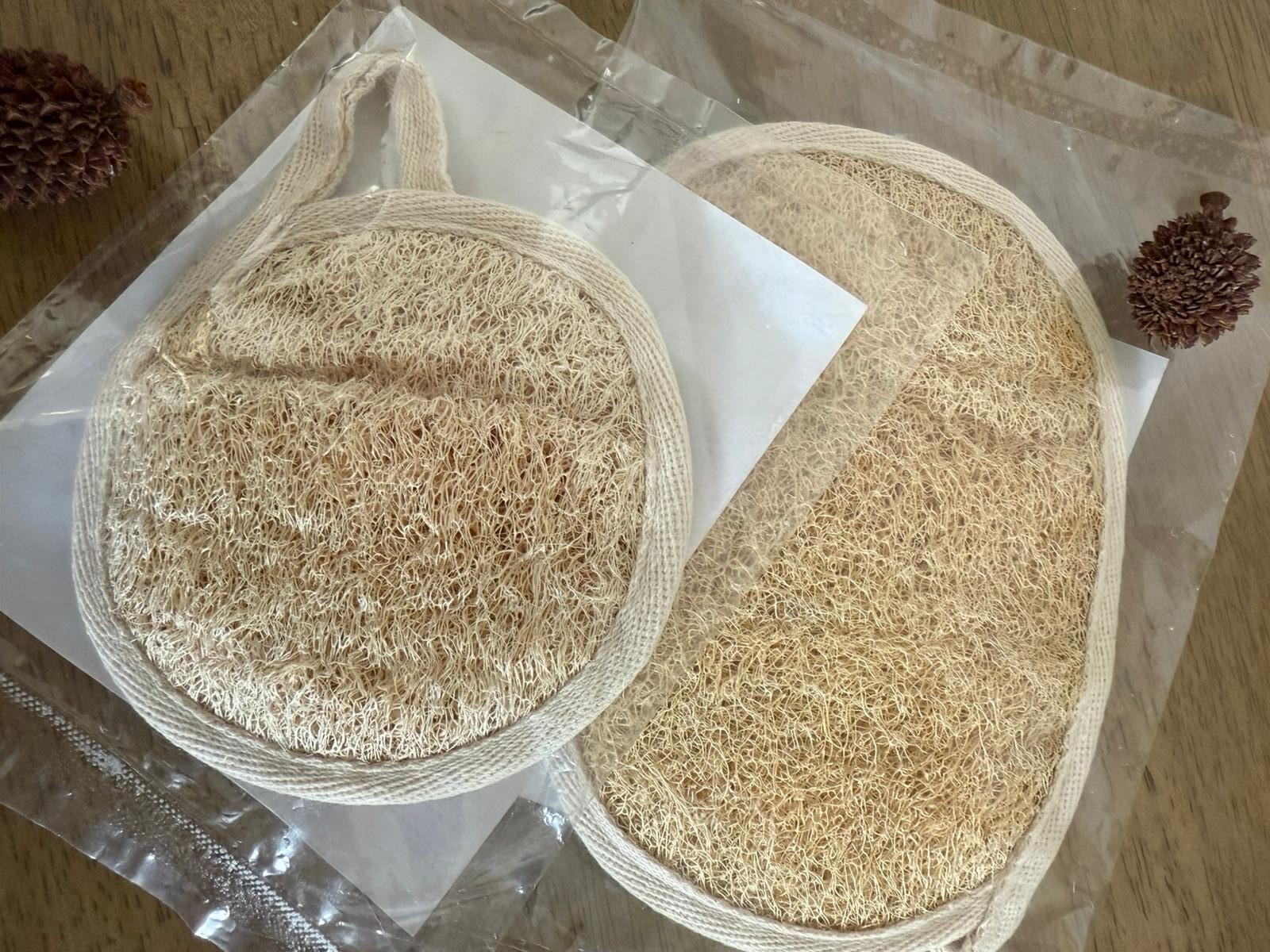 Body wash,scrub,hard,circle,round,oval,hand size,1piece,massage,relax,clean easy