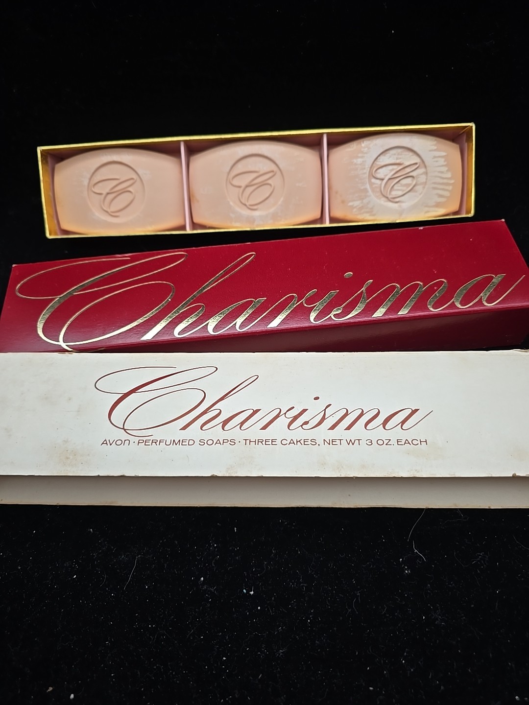 VINTAGE PERFUMED CHARISMA AVON SOAP THREE CAKES 3 OZ EACH 9 OZ TOTAL NEW BOXED