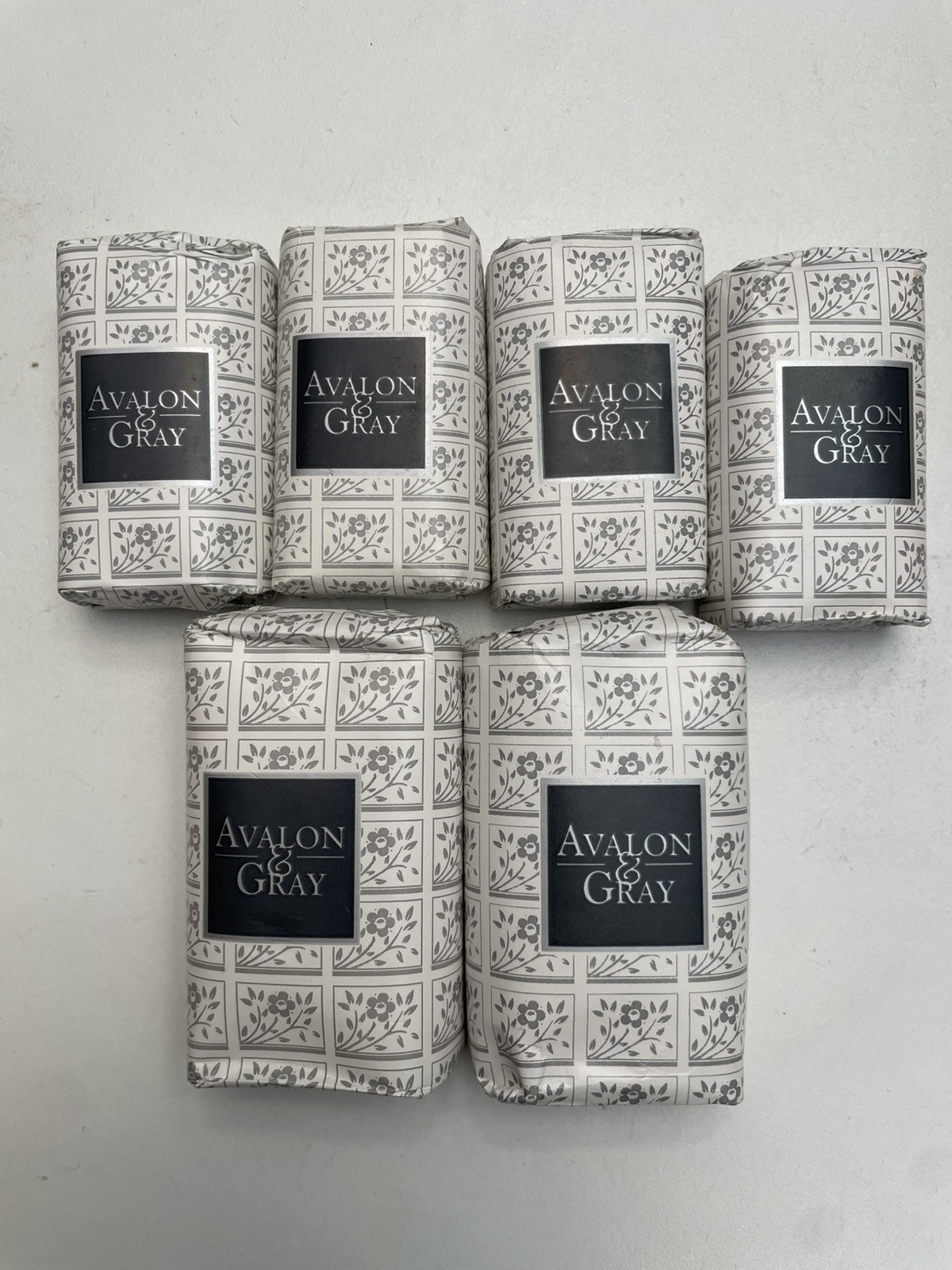 Vintage Avalon & Gray Set of 6 Mini Hotel Soaps ( 4-1.25 Fl Oz and 2-2.25 Fl Oz)