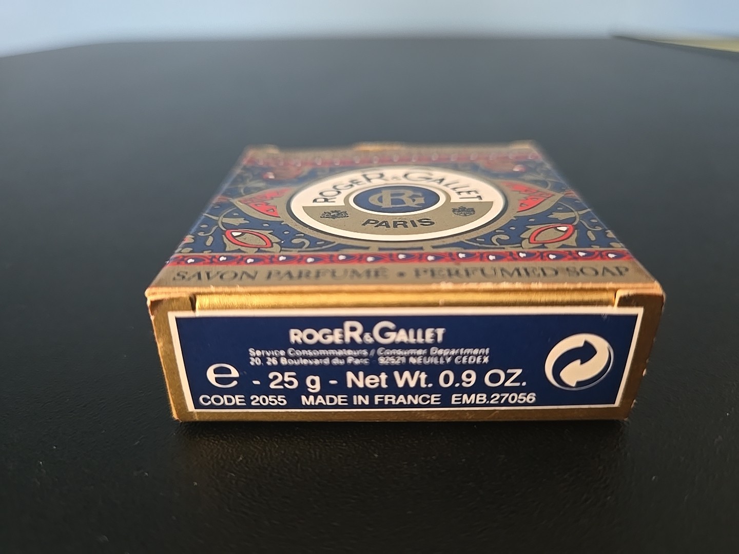 Roger & Gallet Sandal Wood Sandalwood Mini Soap 0.9 OZ. 25 g. Unisex