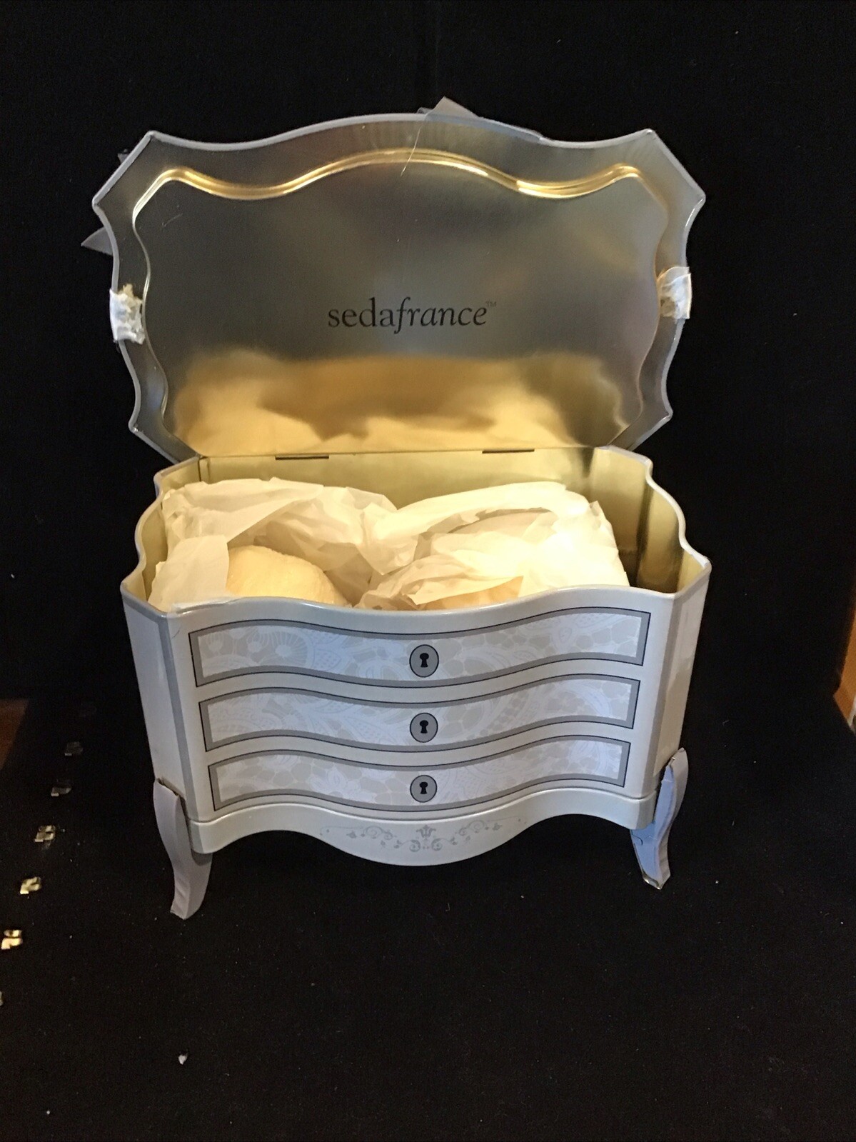 Metal Gift Box With Perfume Soap By Seda France, Unique Gift. Celling Inventory