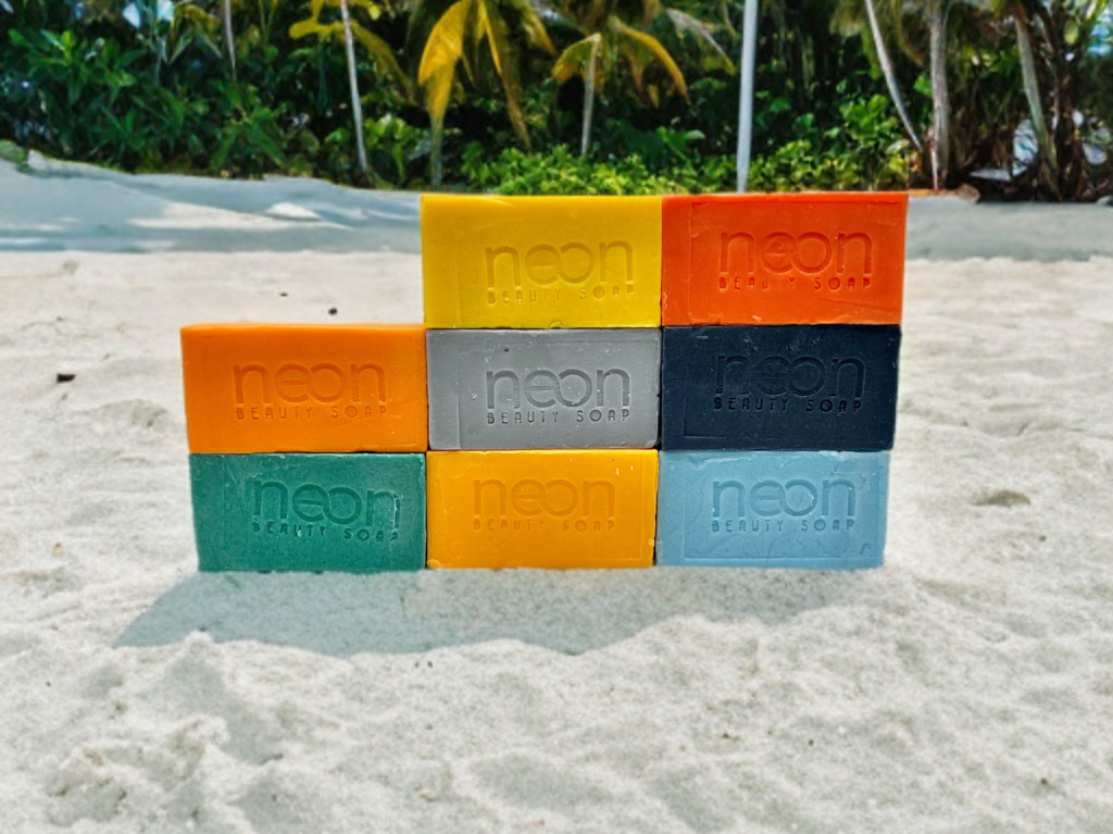Neon Kojic Bar Soap – Whitening, Brightening, Deep Cleansing (PACK OF 3)