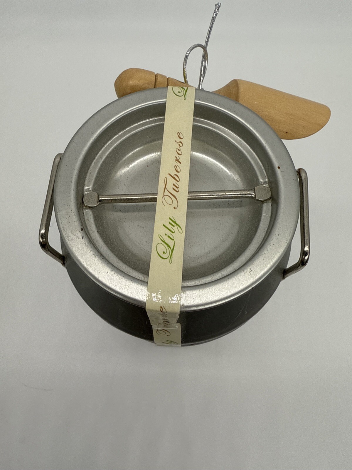 Bath Garden Lily Tuberose and Foot Soak New Sealed Vintage With Wood Scoop 500 G