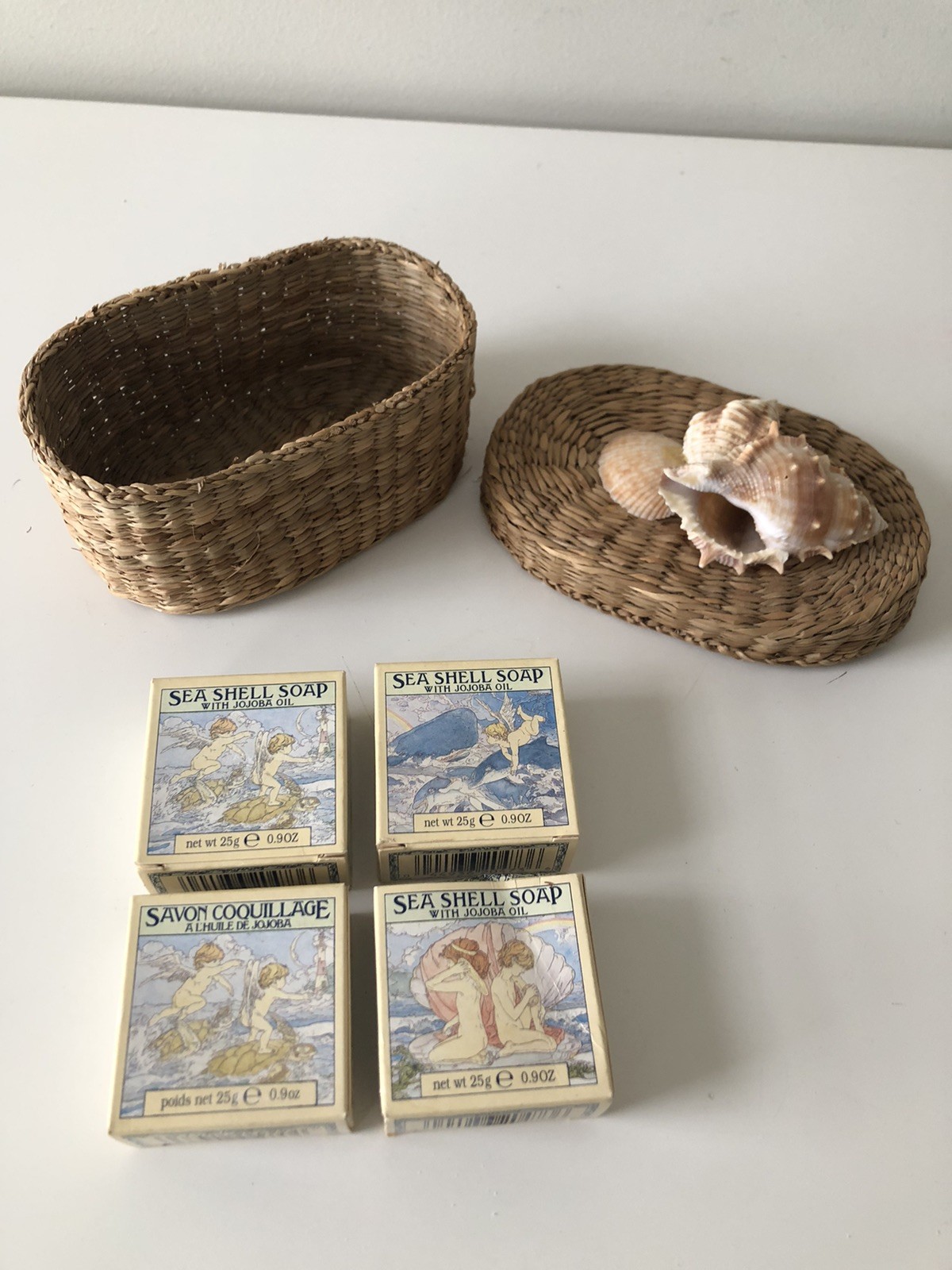 Crabtree & Evelyn 3 0.9oz. Sea Shell Soap with Jojoba Oil Vintage 1978 W/basket