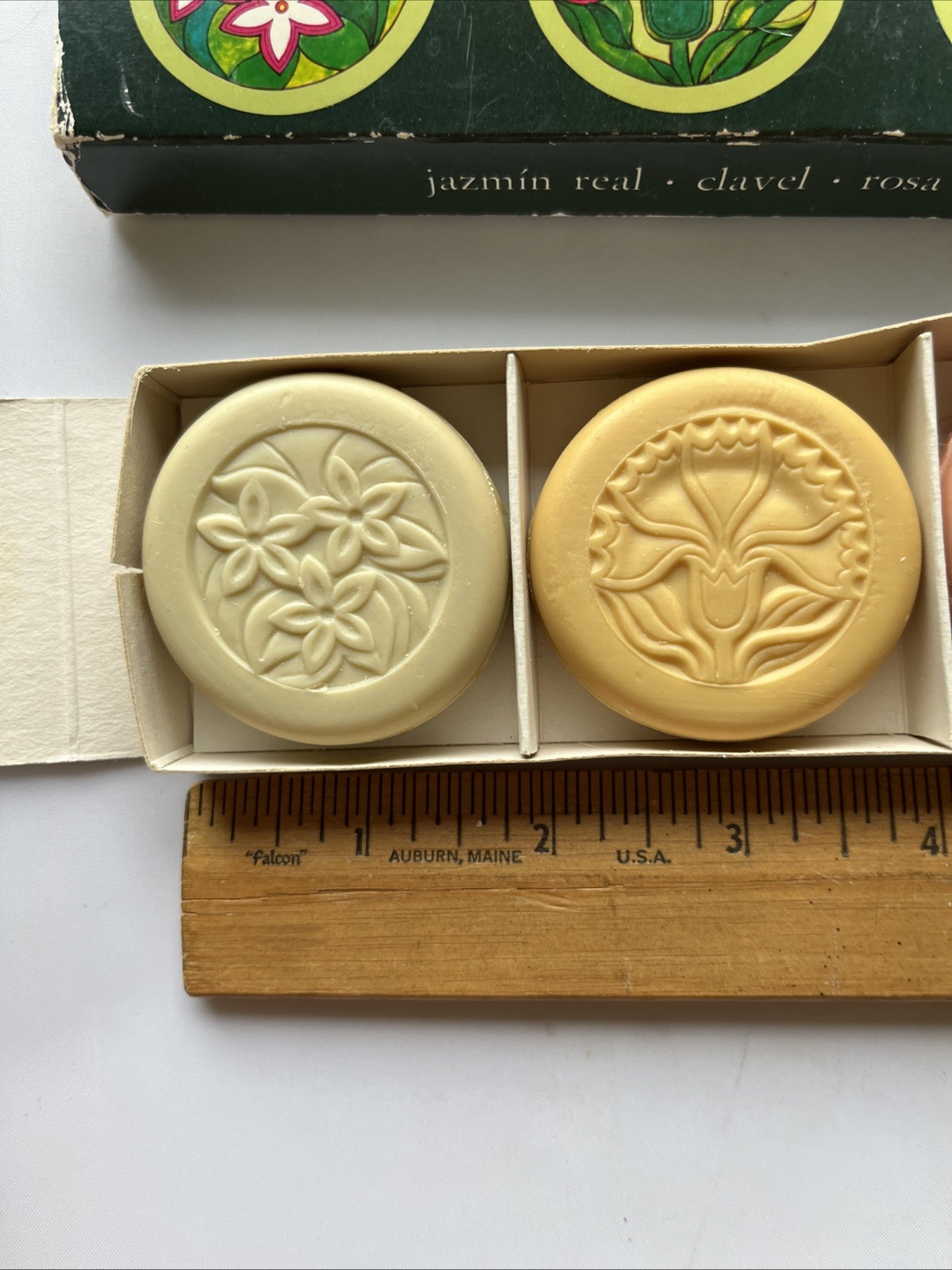 PUIG Luxury Bath Soap 6 Bars Mixed Florals Jasmin, Carnation, Rose + UNUSED