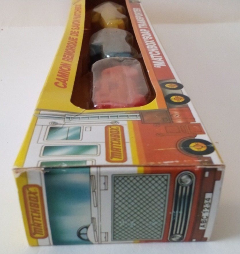VTG 1982 MATCHBOX SOAP TRANSPORTER CAR HAULER MIB W/BOX RARE ao