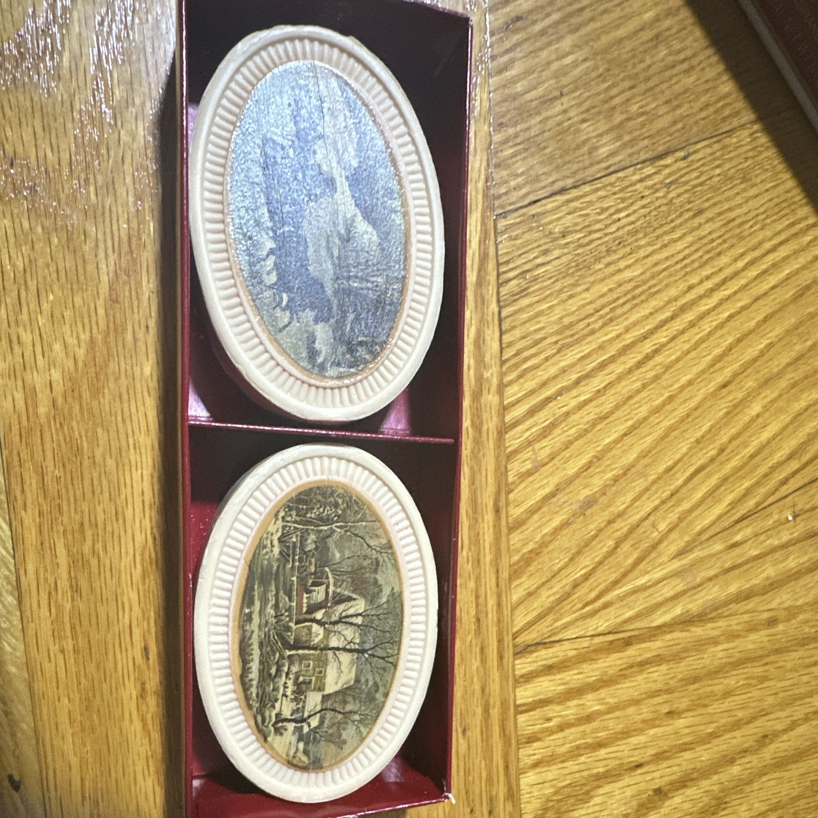 Avon 1876 Winterscapes Fragranced Scenic Oval Soap Set 2 x 3 oz