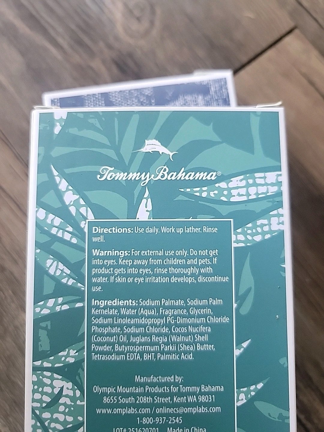 2 Tommy Bahama ~ Eucalyptus Mint Exfoliating Bar Soap Face Hair Body 10 oz NEW
