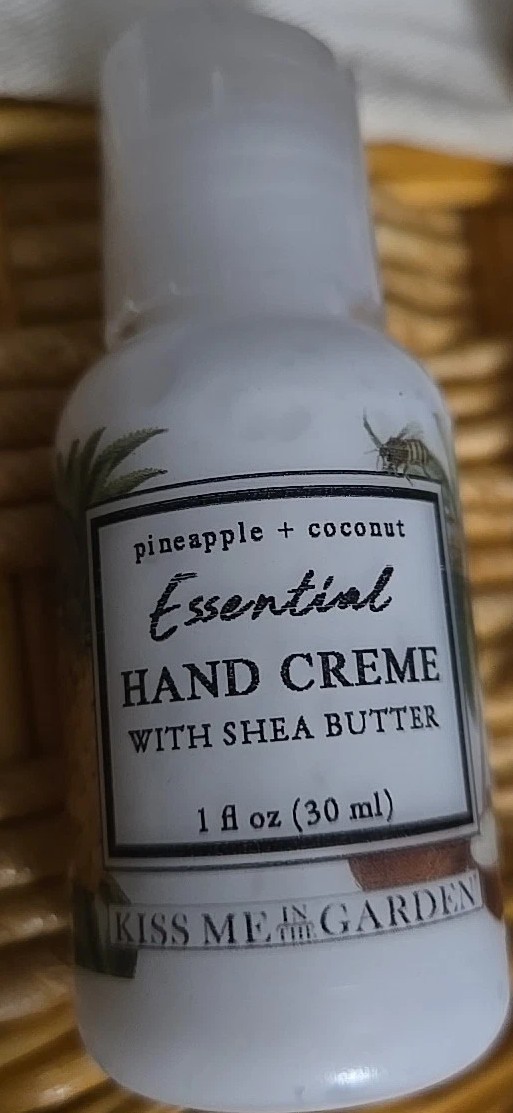 Kiss Me In the Garden Pineapple Coconut Hand Creme With Shea Butter 1oz