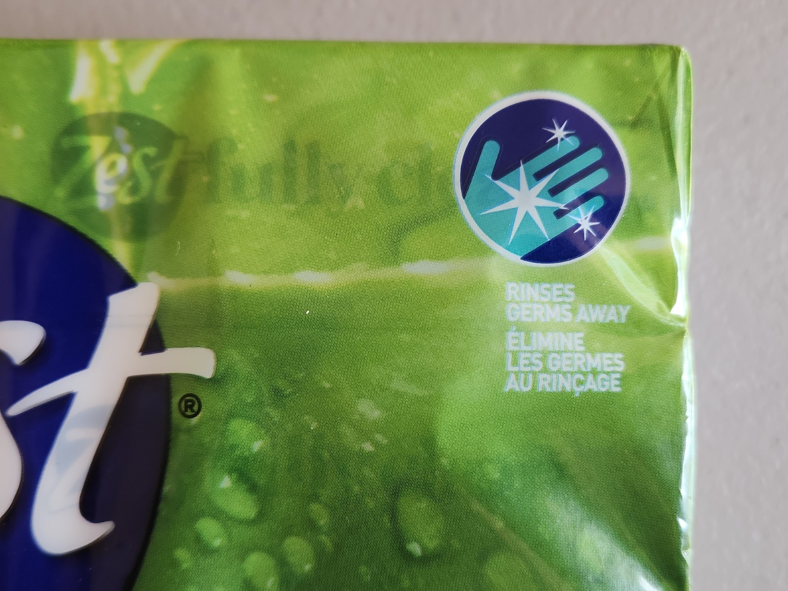 NIP ZEST 8 Bar Aloe Deodorant Soap 4 Oz Each Odor Protection Hydrating
