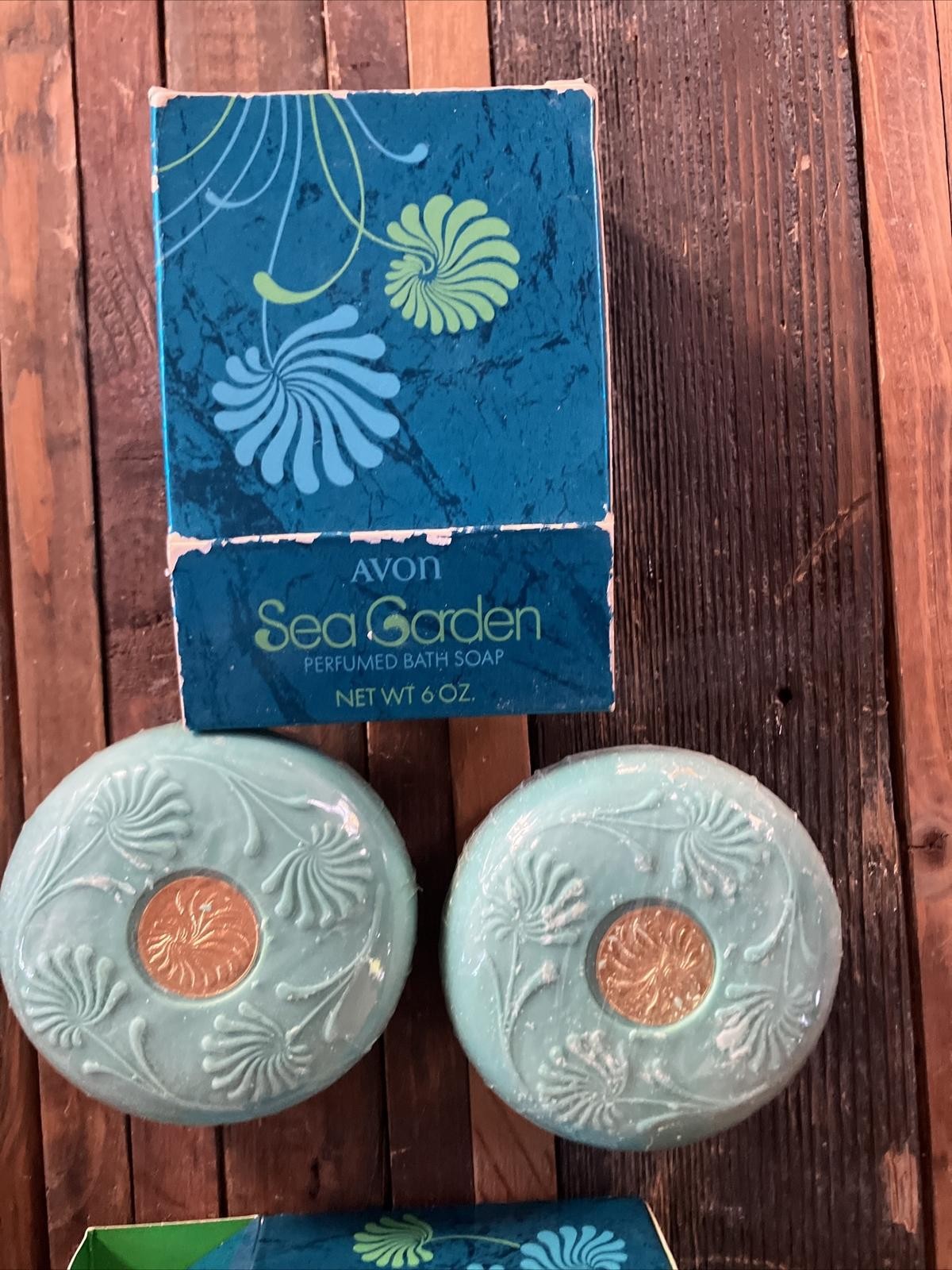 Set Of 2 Vintage Avon Sea Garden Perfumed Bath Soap 6 oz SEALED Light Wear