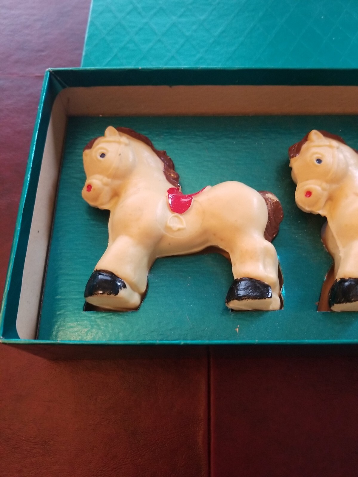 Vintage 2 Pack Of Soap Horses in Original Gift Box. 3.5″ Tall x 3.5″ Long
