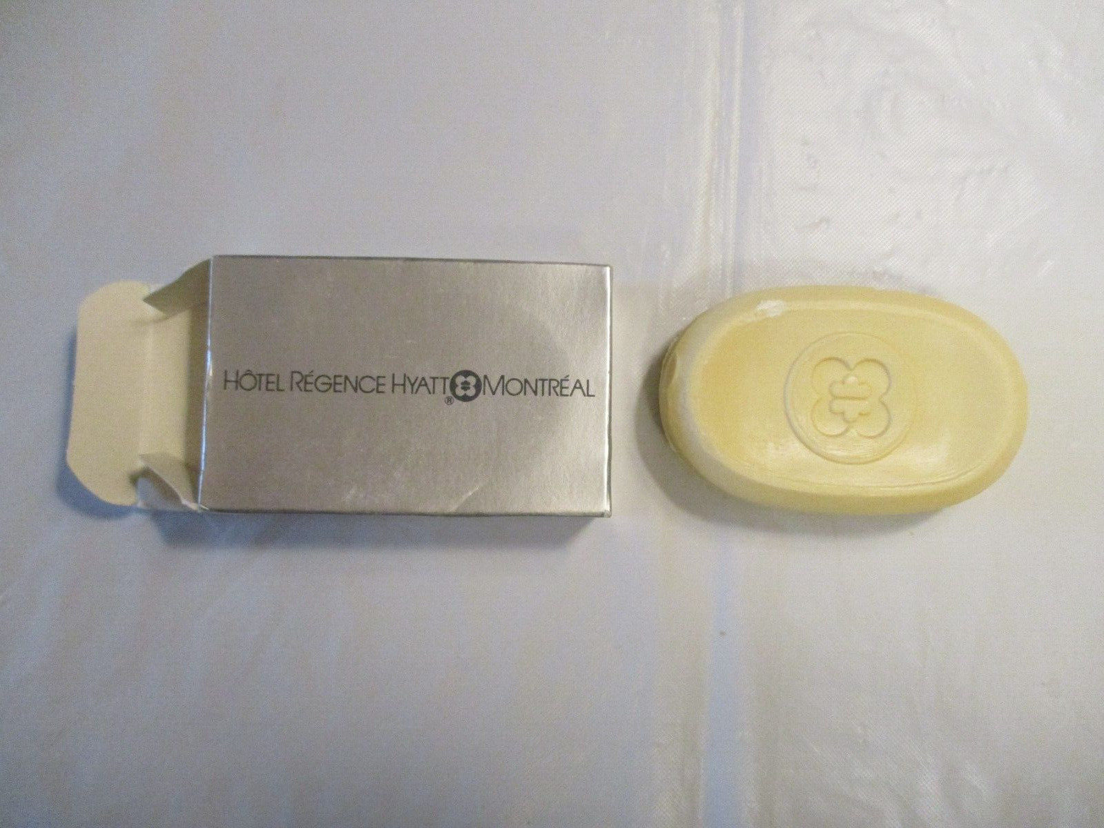 5 Bars Soap Hyatt Hotels Travel Size 2 Dial 2 Ivory 1 Unbranded NOS Vintage