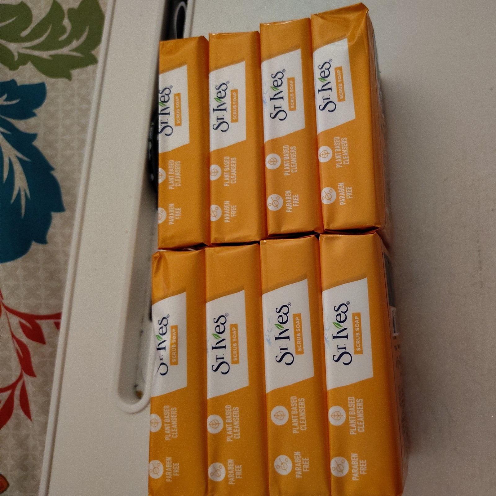 8 SEALED ST IVES VITAMIN C & ORANGE SCRUB SOAP 3.5 oz X 8