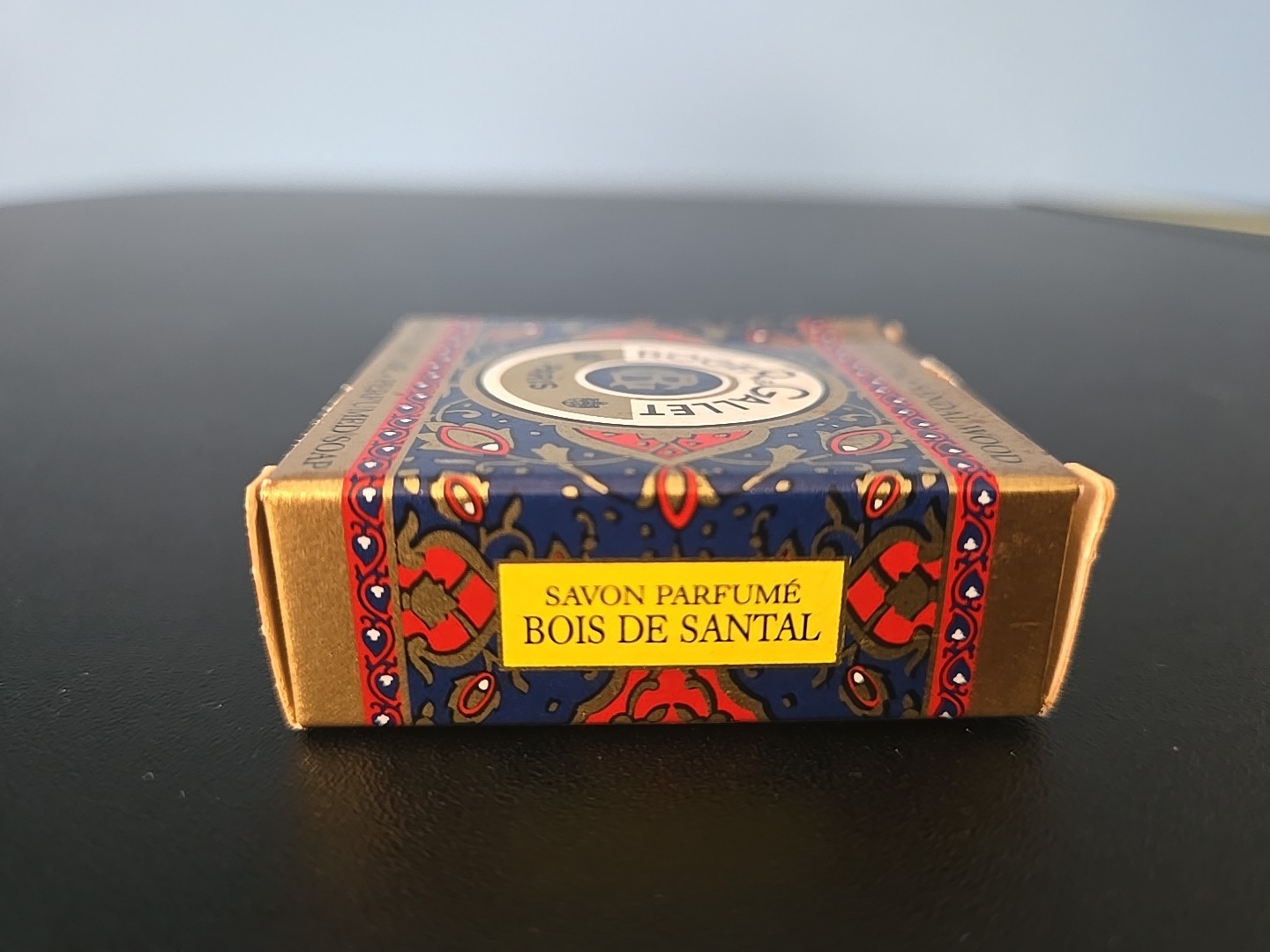 Roger & Gallet Sandal Wood Sandalwood Mini Soap 0.9 OZ. 25 g. Unisex