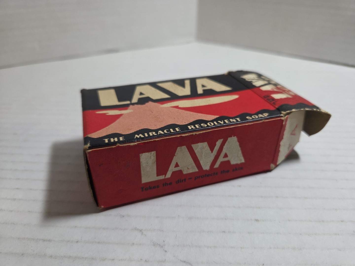Vintage Lava (The Miracle Resolvent Soap) Medium Size – New Open Box