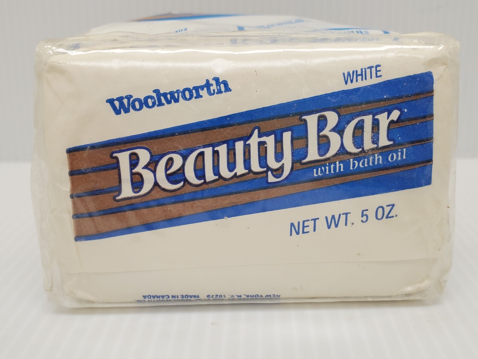 Vintage NOS WOOLWORTH White Beauty Bar with Bath Oil – 4 Bars Pack 5oz. each