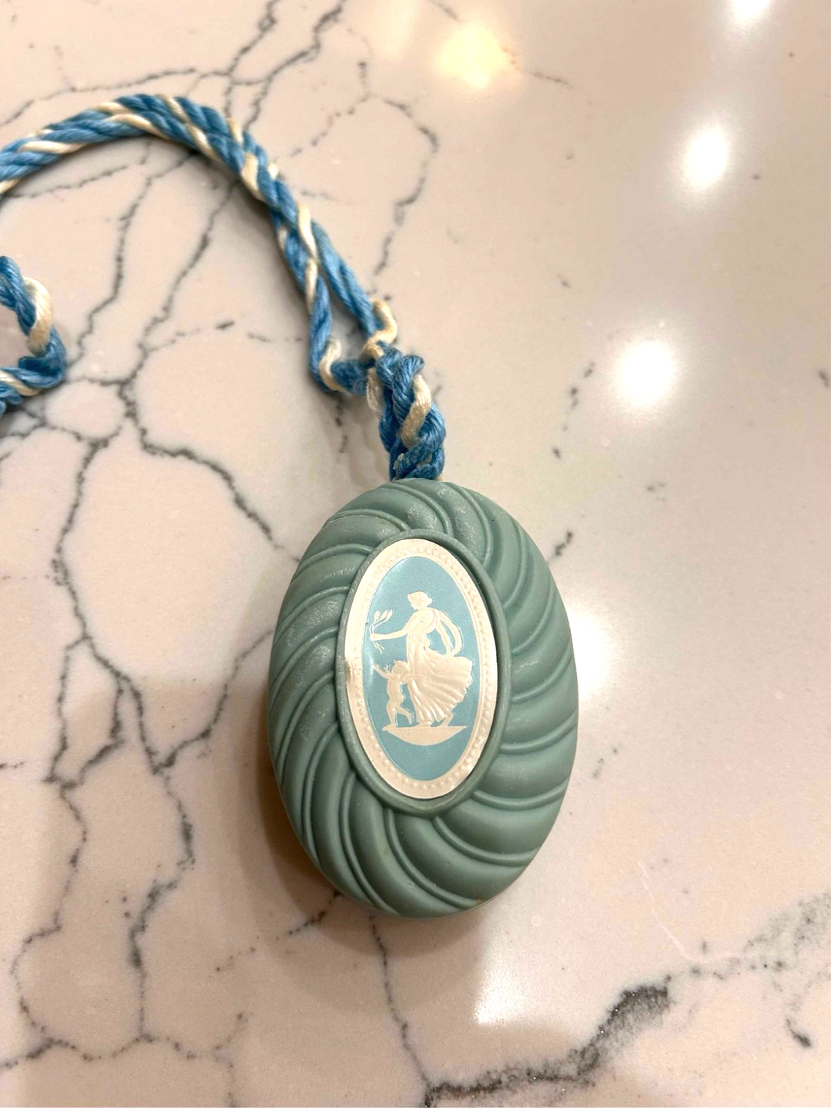 Vintage Avon Cameo Soap With Necklace Rope In Original Box – 1969
