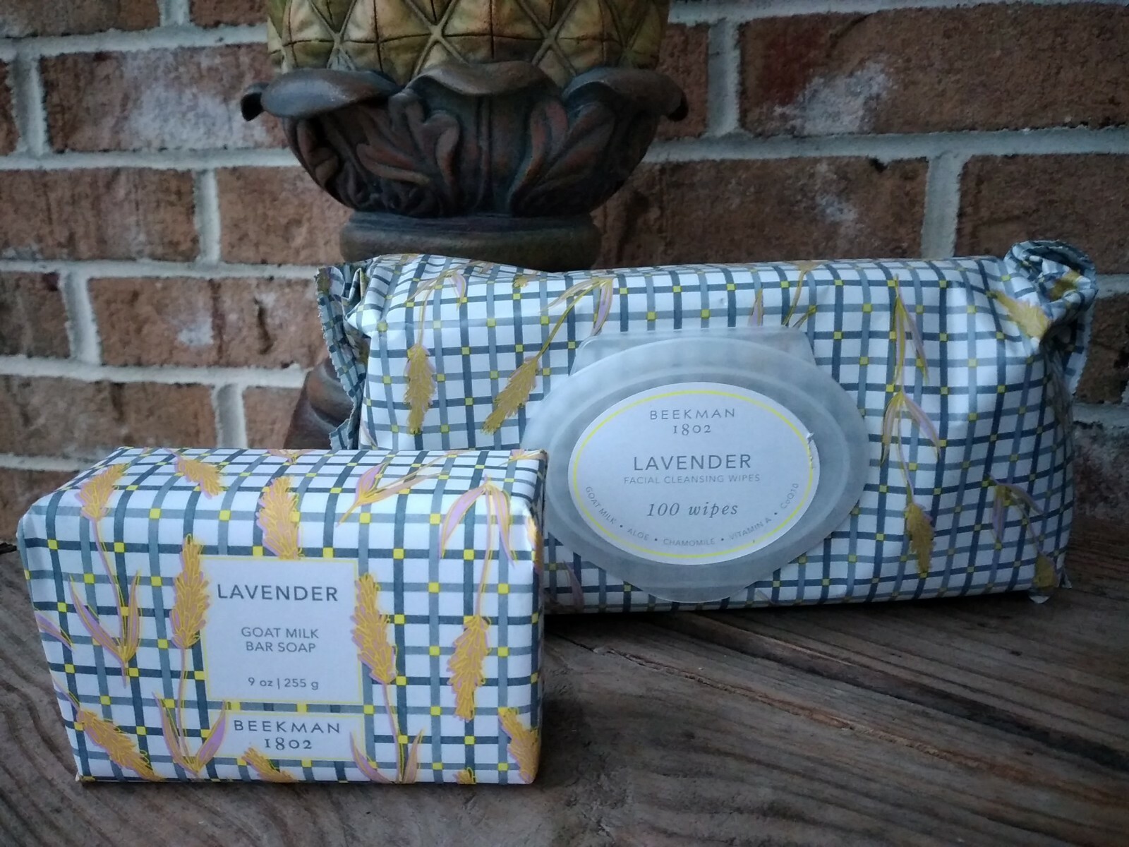 Beekman 1802 Facial / Body Wipes Jumbo 100 ct & 9oz Bar Soap Combo in LAVENDER!!