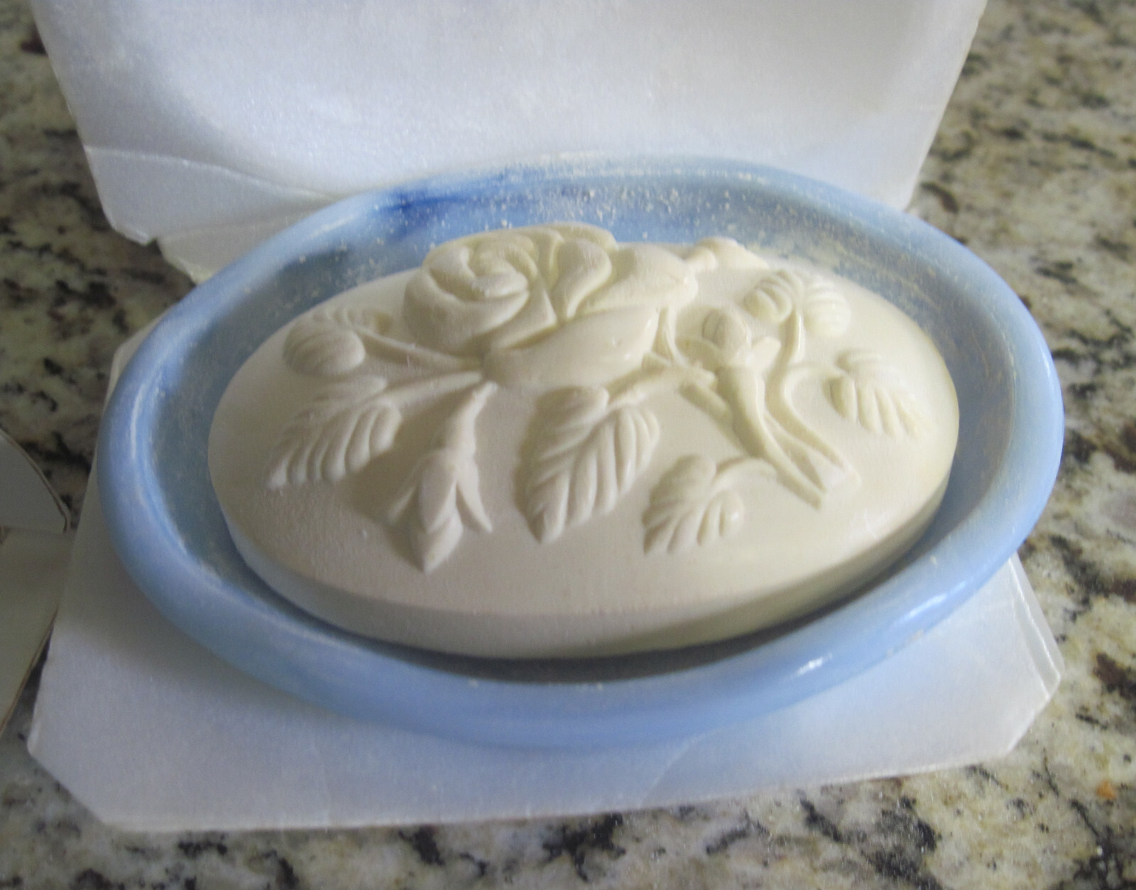 Vintage AVON Victoriana SOAP DISH Blue Gift Set with Soap 1978 LAST TIME