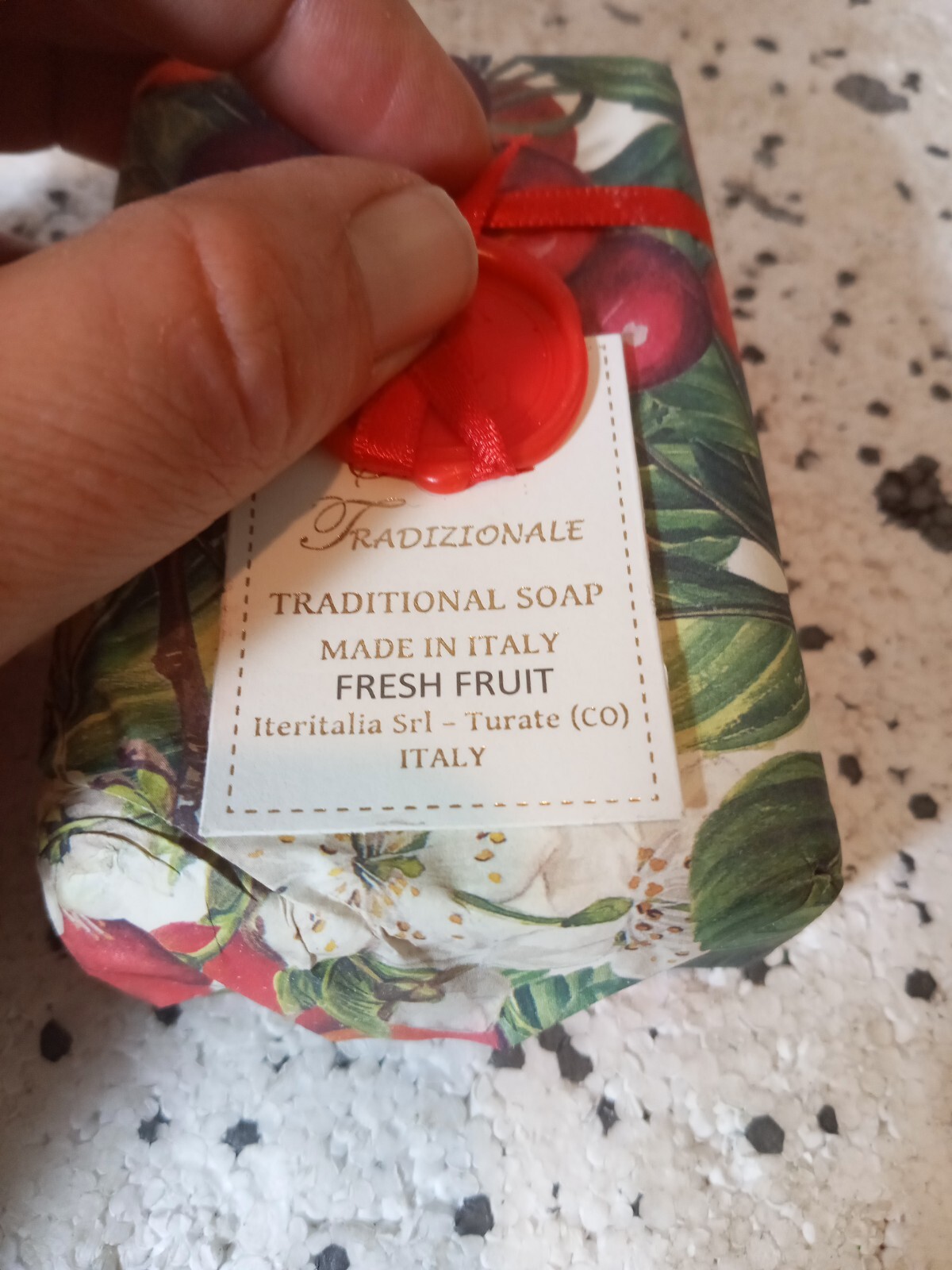 Saponificio Artigianale Florentine fresh fruit Soap 9.5 oz Made in Italy