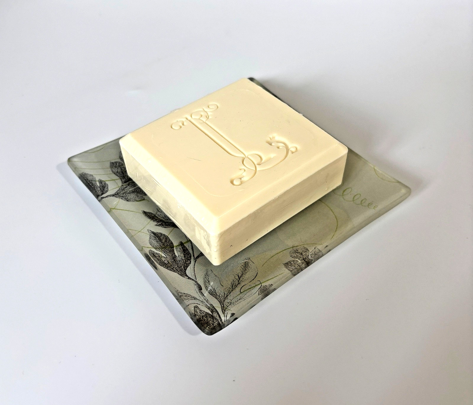 Fringe Studio Tray & Soap L Monogram Milled Scented 5 oz Bar Glass Dish Gift NEW