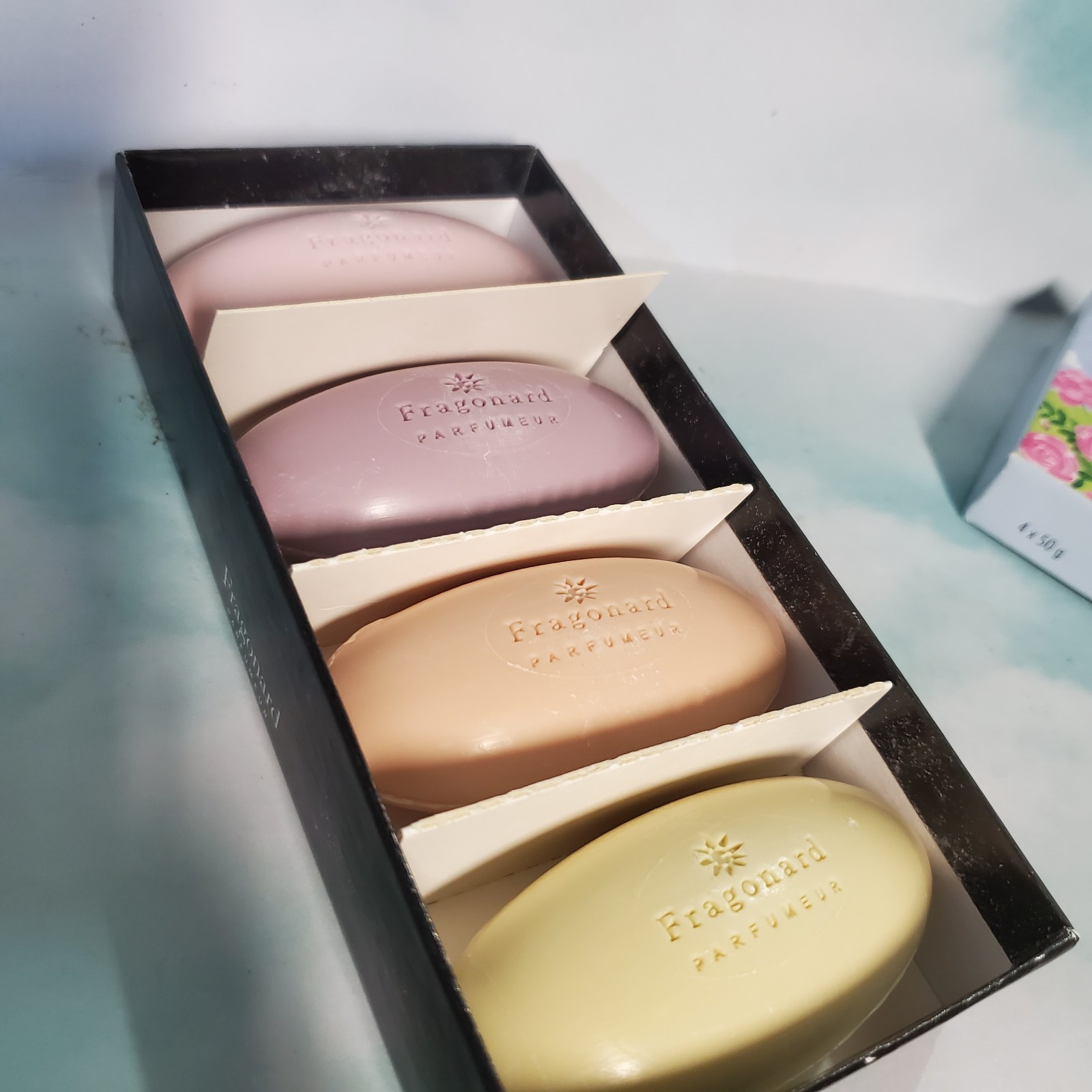 Fragonard Perfumed Soap Set 4 x 50g Pink Purple Beige Yellow Unisex Oval