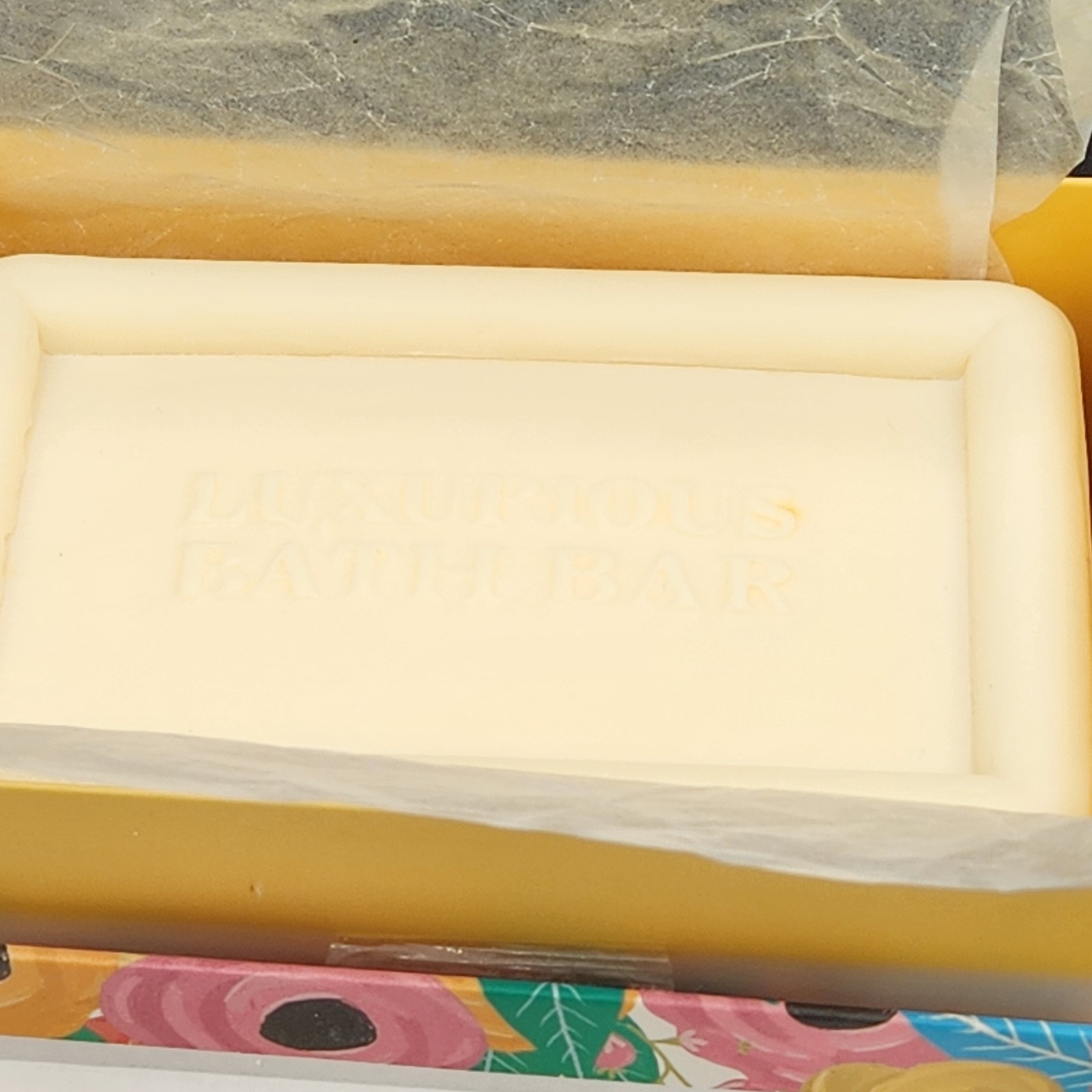 Simple Pleasures Honey Almond Scented Bath Soap 12 oz Bar Circa 2018 New