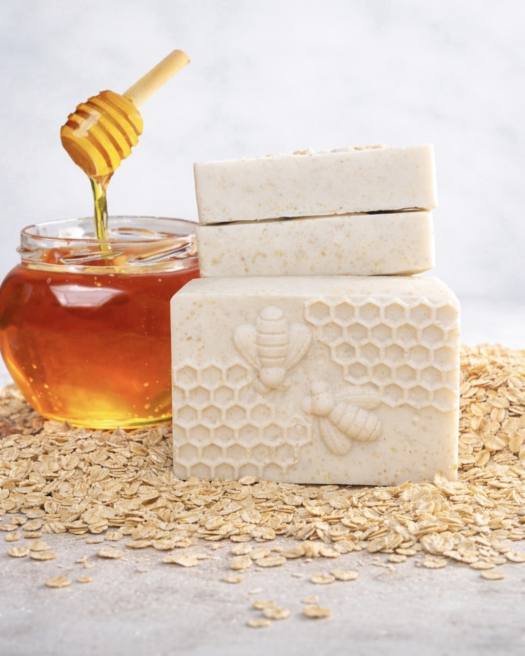 Handmade Honey Oatmeal Body Bar Soap – Organic Bee & Honeycomb Design unit. 4oz
