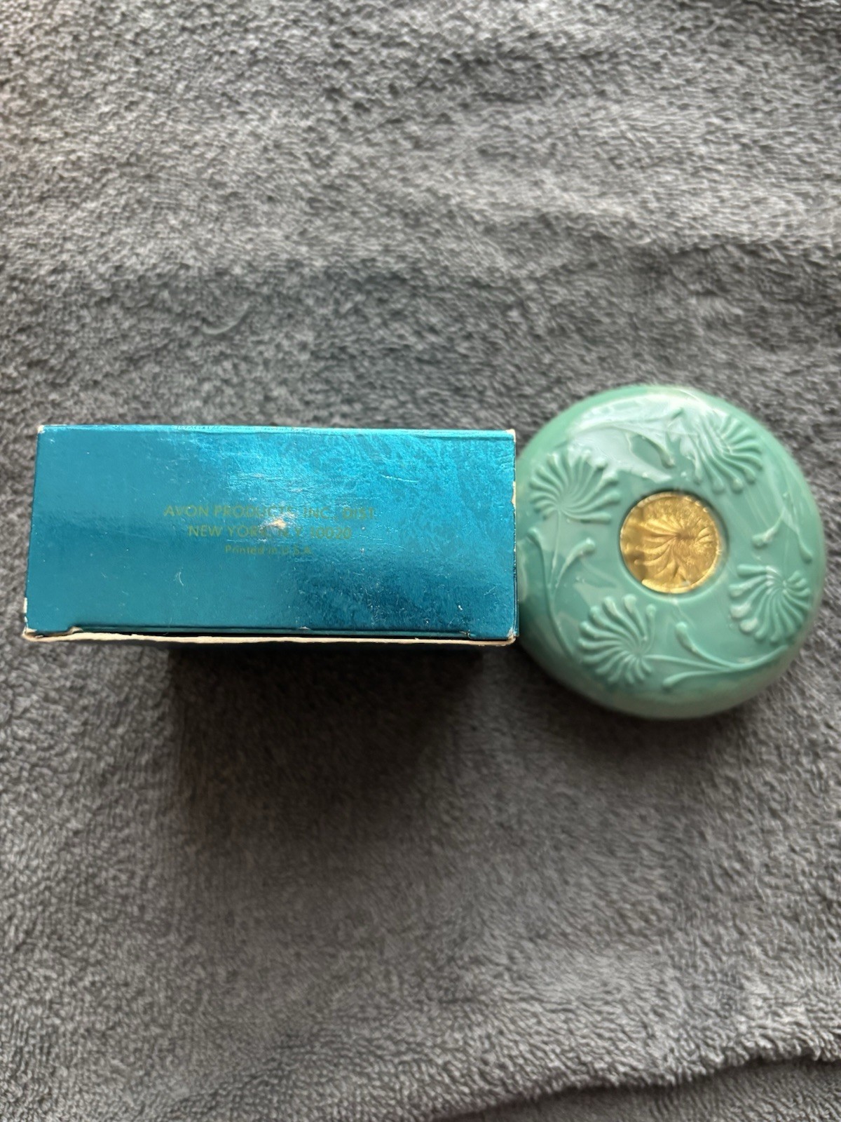 Vintage Avon Sea Garden Perfumed Bath Soap 6 oz SEALED Light Box Wear