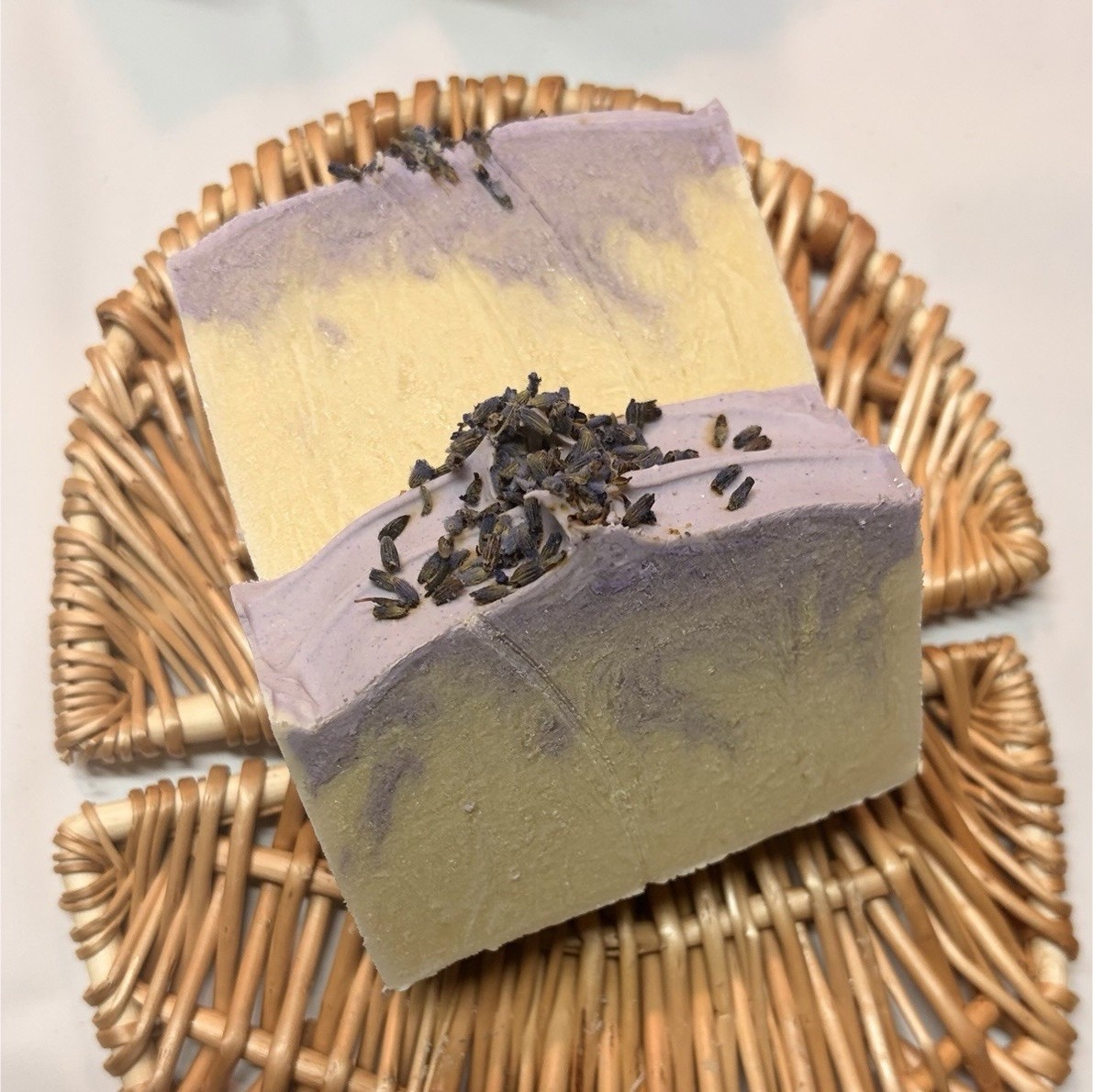 Handmade soap Shea butter and lavender Cold saponification 4.5 onz
