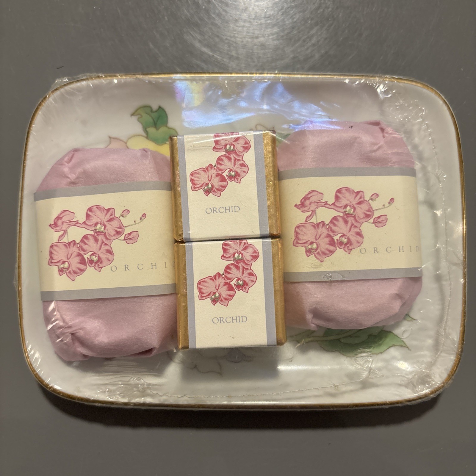 Vintage Sealed Ben Rickert – Porcelain Tray + 2 Moisturizing Soap + 2 Bath Cubes