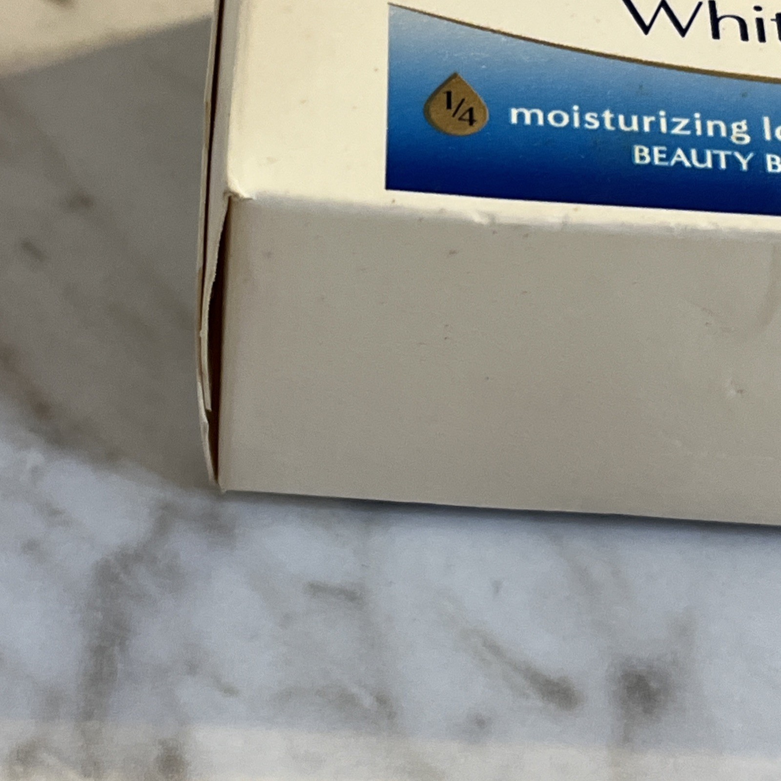 Vintage Dove 1/4 Moisturizing Soap Bar White Blanc 4.25 oz Unilever USA