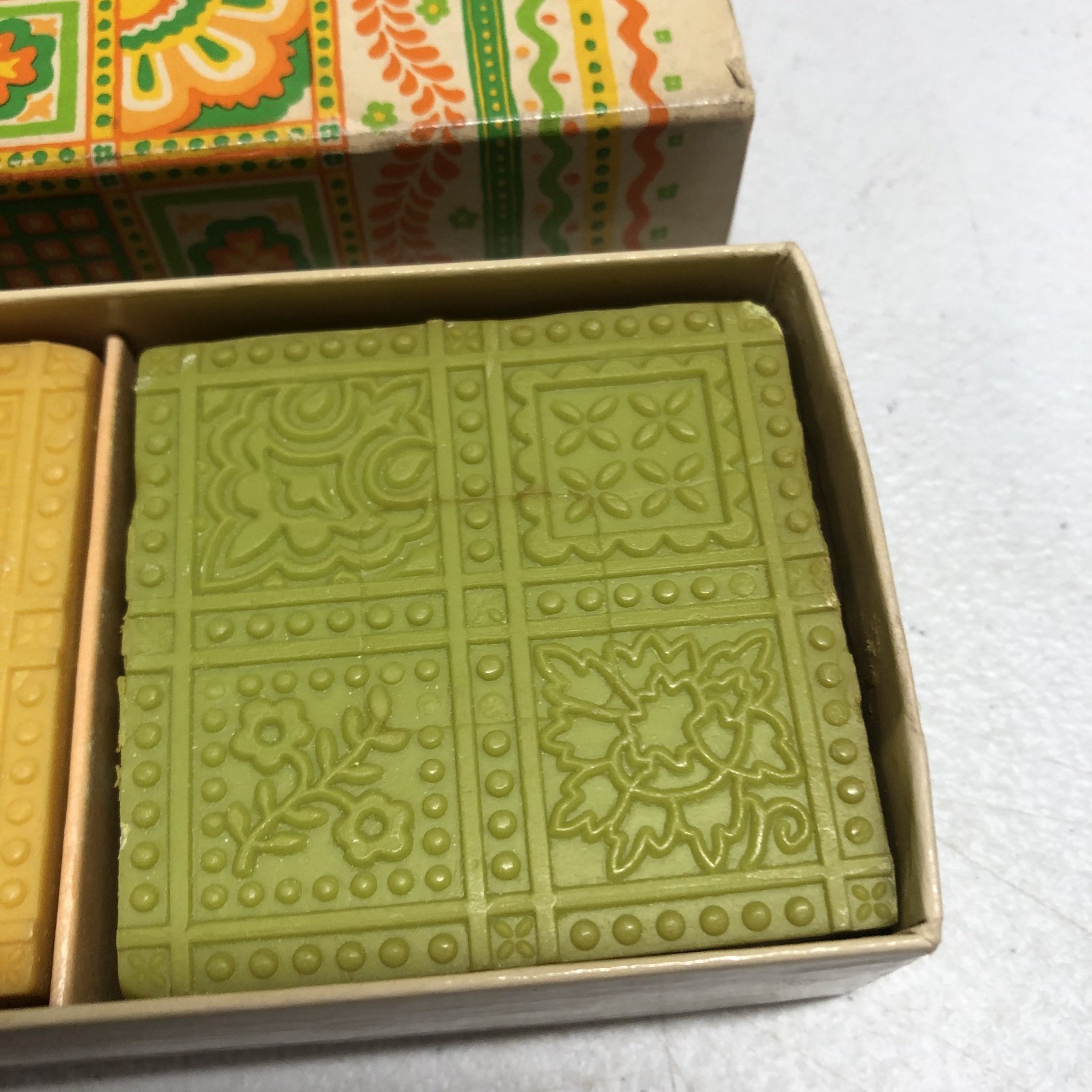3 Avon PATCHWORK Perfumed Soaps ORANGE YELLOW GREEN Vintage