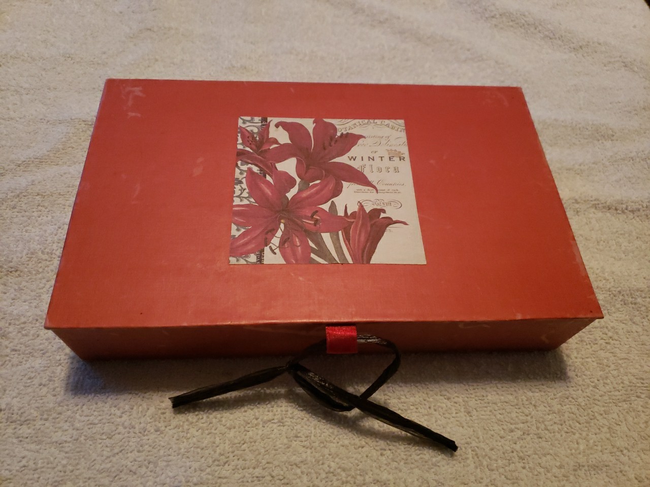 New In Box Fringe Studio Tray & Soap Fish 5oz Triple Milled Moisturizing Bar