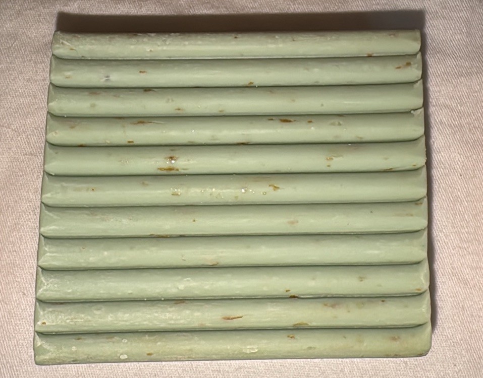 3 Avon Naturals Vintage Seaweed (1) & Fuzzy Peach (2) Bars Body Soap 3.5 oz