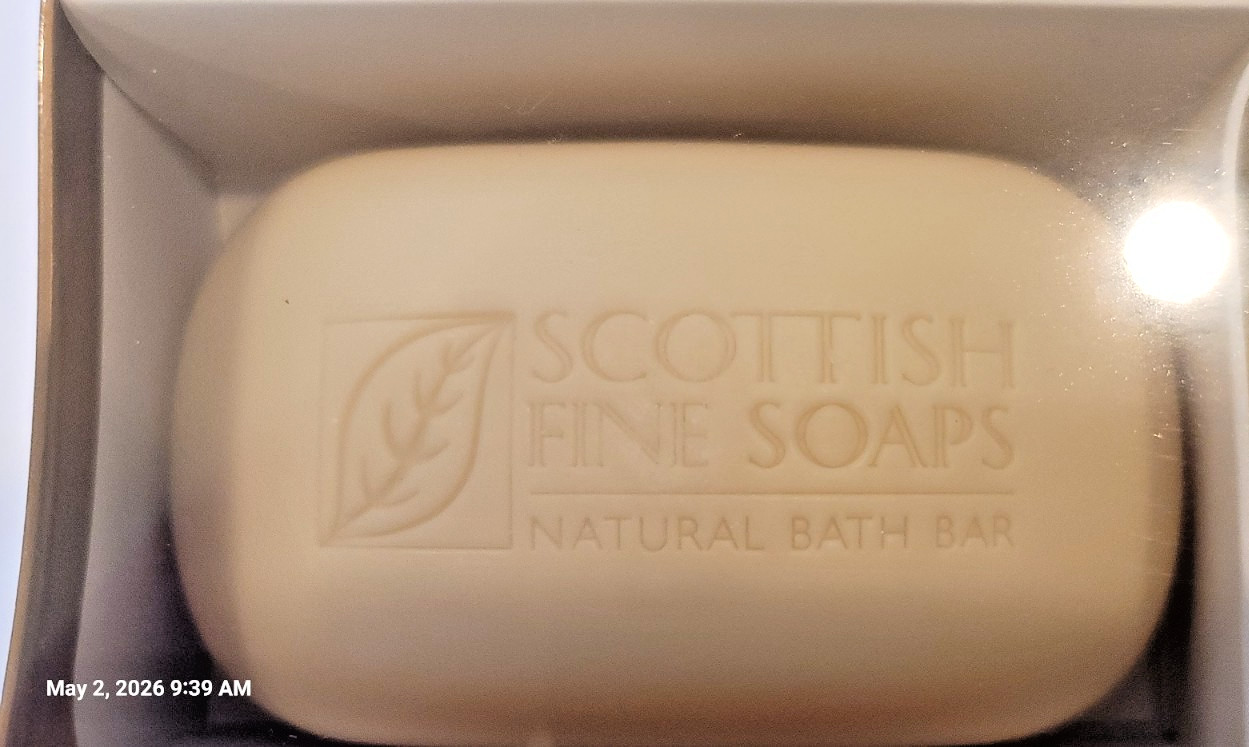 Scottish Fine Soaps 4 Pack of 7 oz Almond Pure Vegetable Soaps New in Box