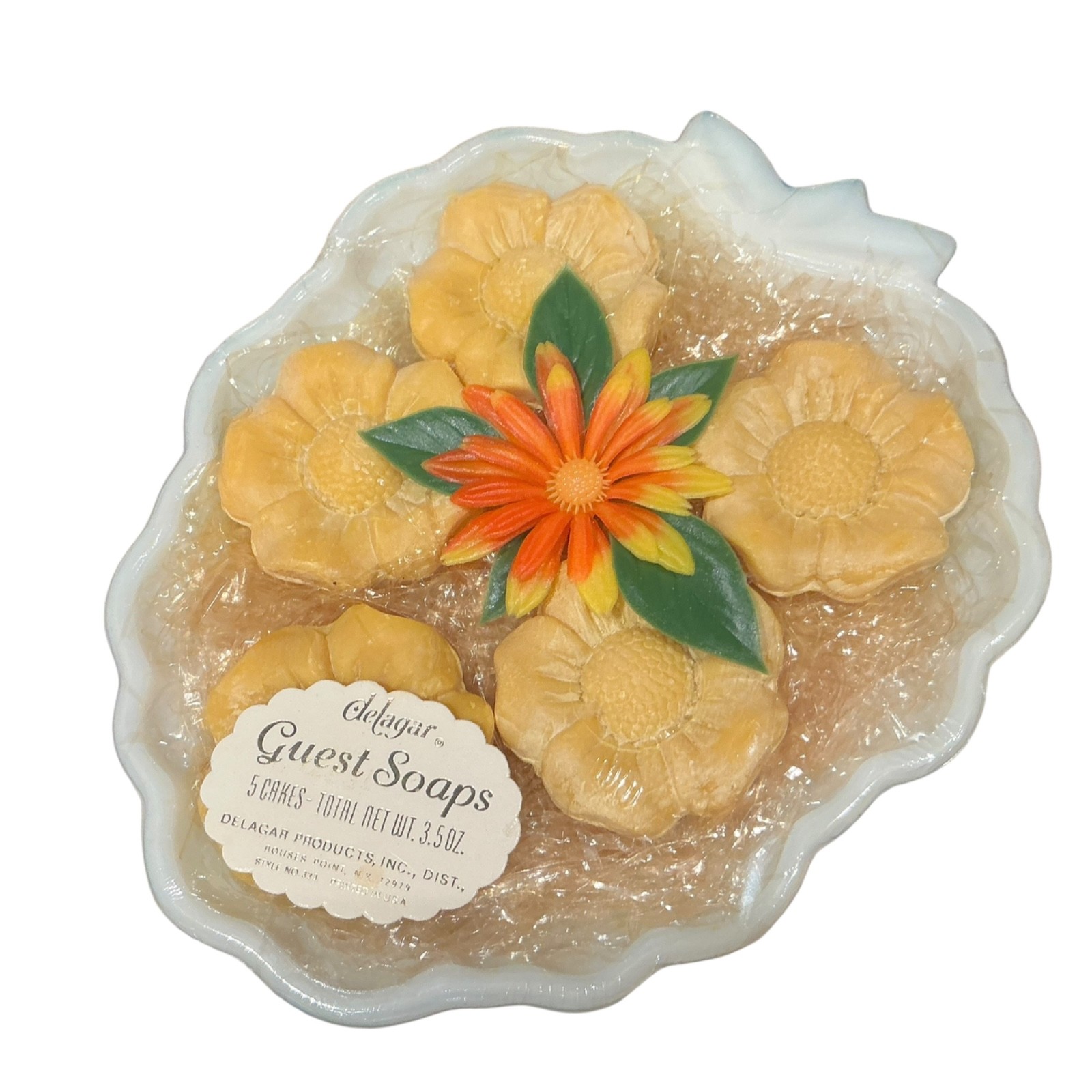 Vtg Delagar 5 Guest Daisy Flower Soap Cakes Milk Glass Lily Pad Bowl Tray Dish