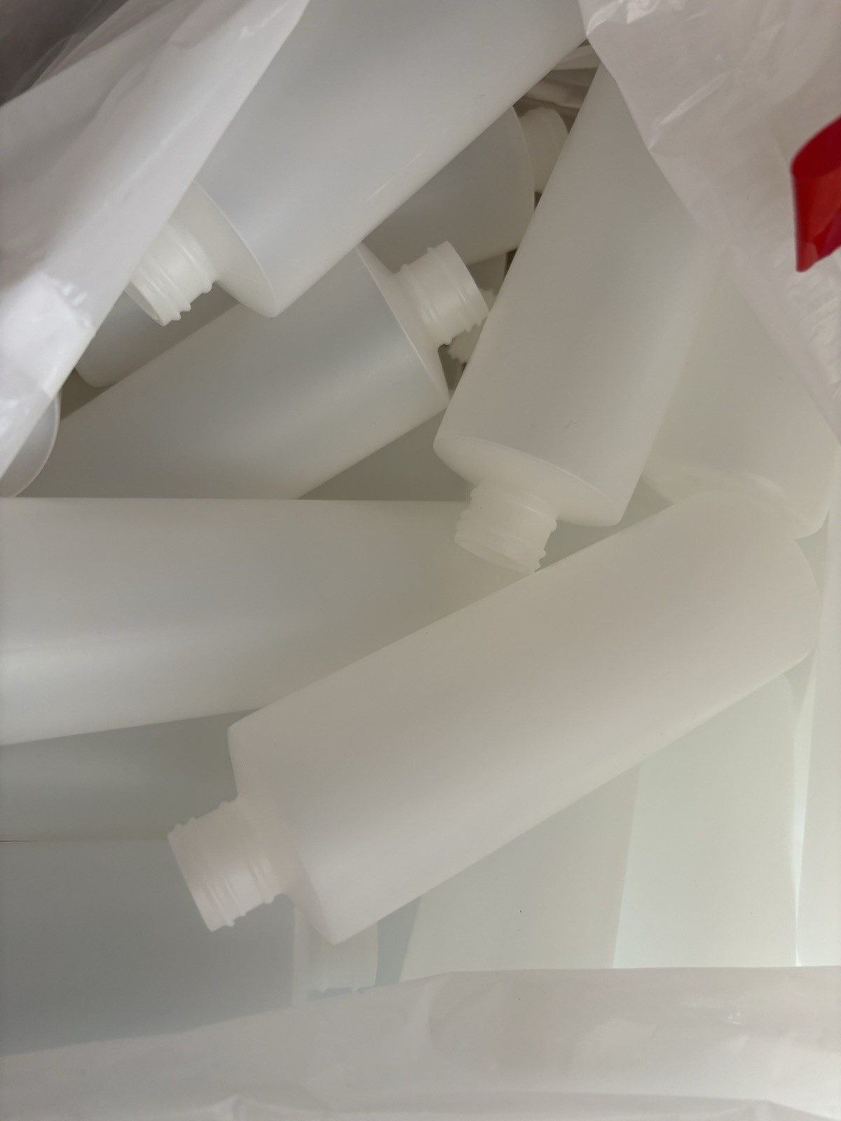8oz Plastic Bottles 336 pcs (1 case), 24-410 Natural Cylinder HDPE W/ Black Disc