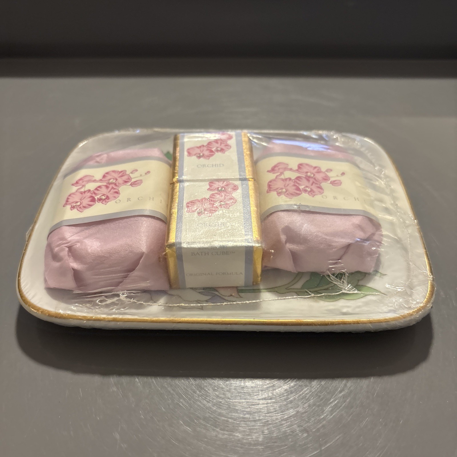 Vintage Sealed Ben Rickert – Porcelain Tray + 2 Moisturizing Soap + 2 Bath Cubes