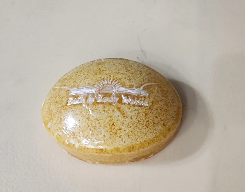Bath & Body Works WARM VANILLA SUGAR Gentle Glycerin Bar Soap 4 oz/113g New RARE