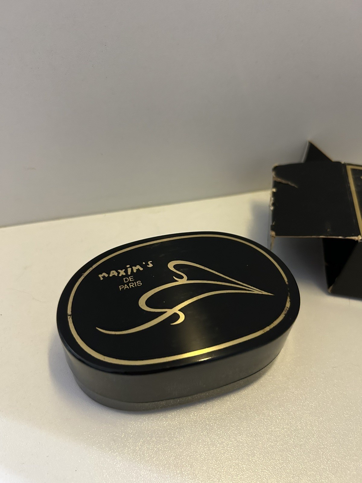 Maxim’s De Paris Perfumed Bath Soap 4 Oz 113G Vintage