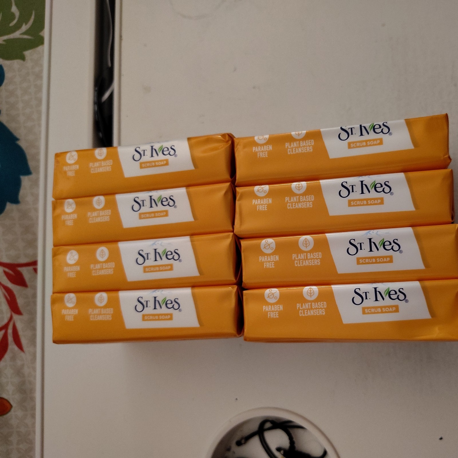 8 SEALED ST IVES VITAMIN C & ORANGE SCRUB SOAP 3.5 oz X 8