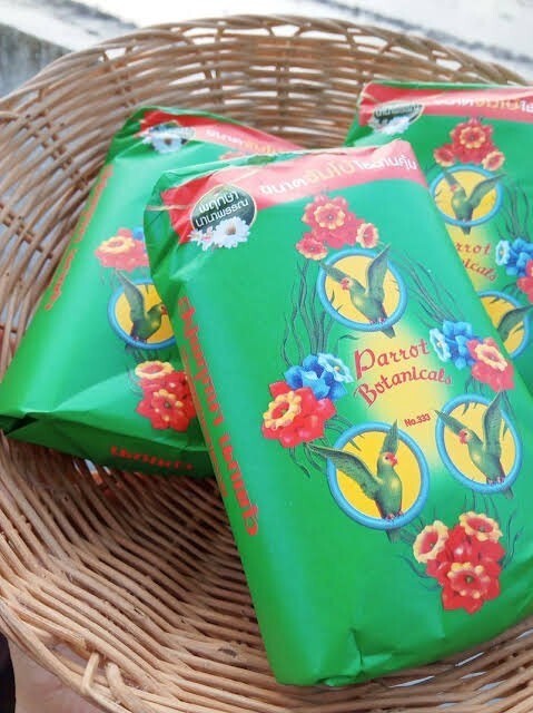 Thai Herbal Parrot Soap Unique Botanical Fragrance Green Bar Bath Body 55 G x4