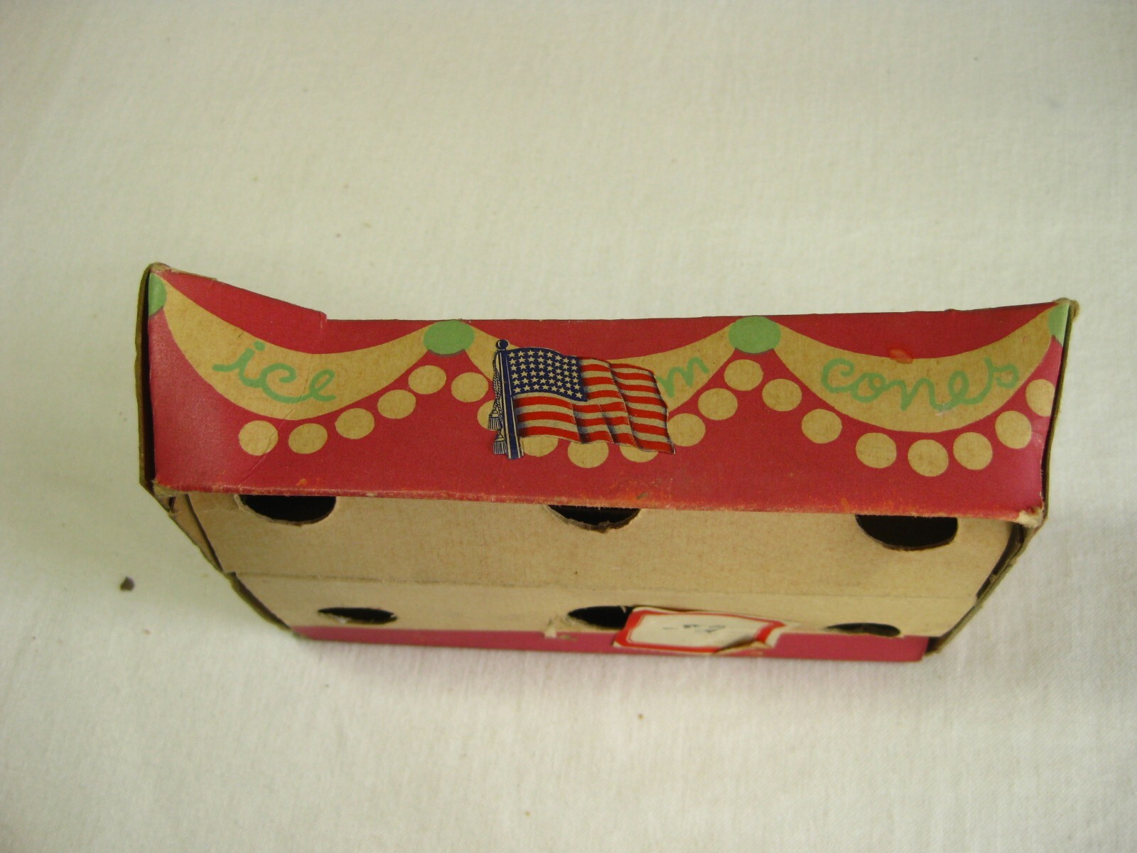 Vintage 40s Novelty Ice Cream Cone Pure Soap in Cardboard Carrier FUN in the TUB